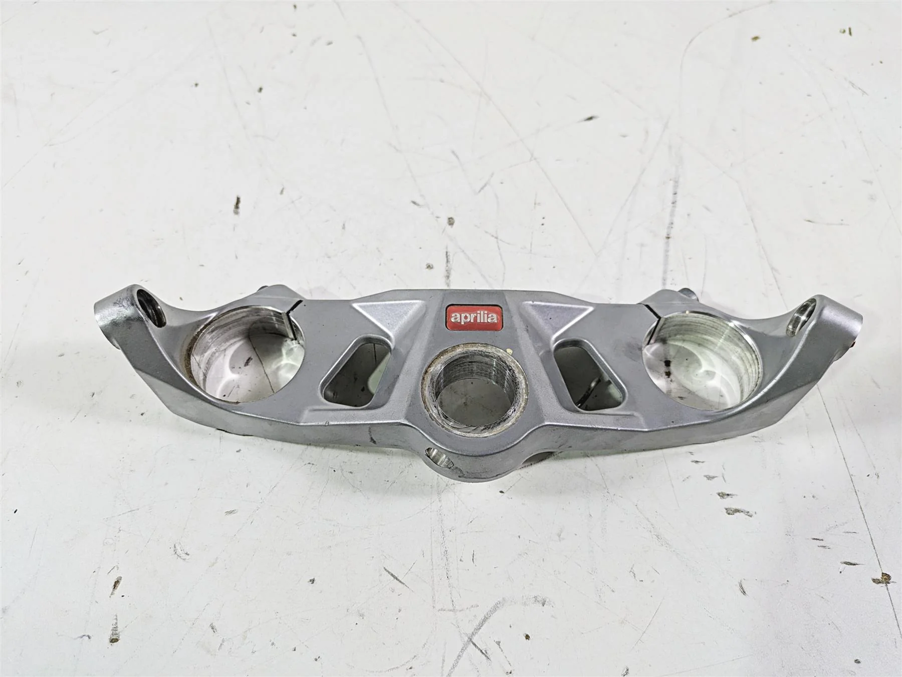 2021 Aprilia RS660 Upper Triple Tree Steering Clamp 2B005253 - Image 3