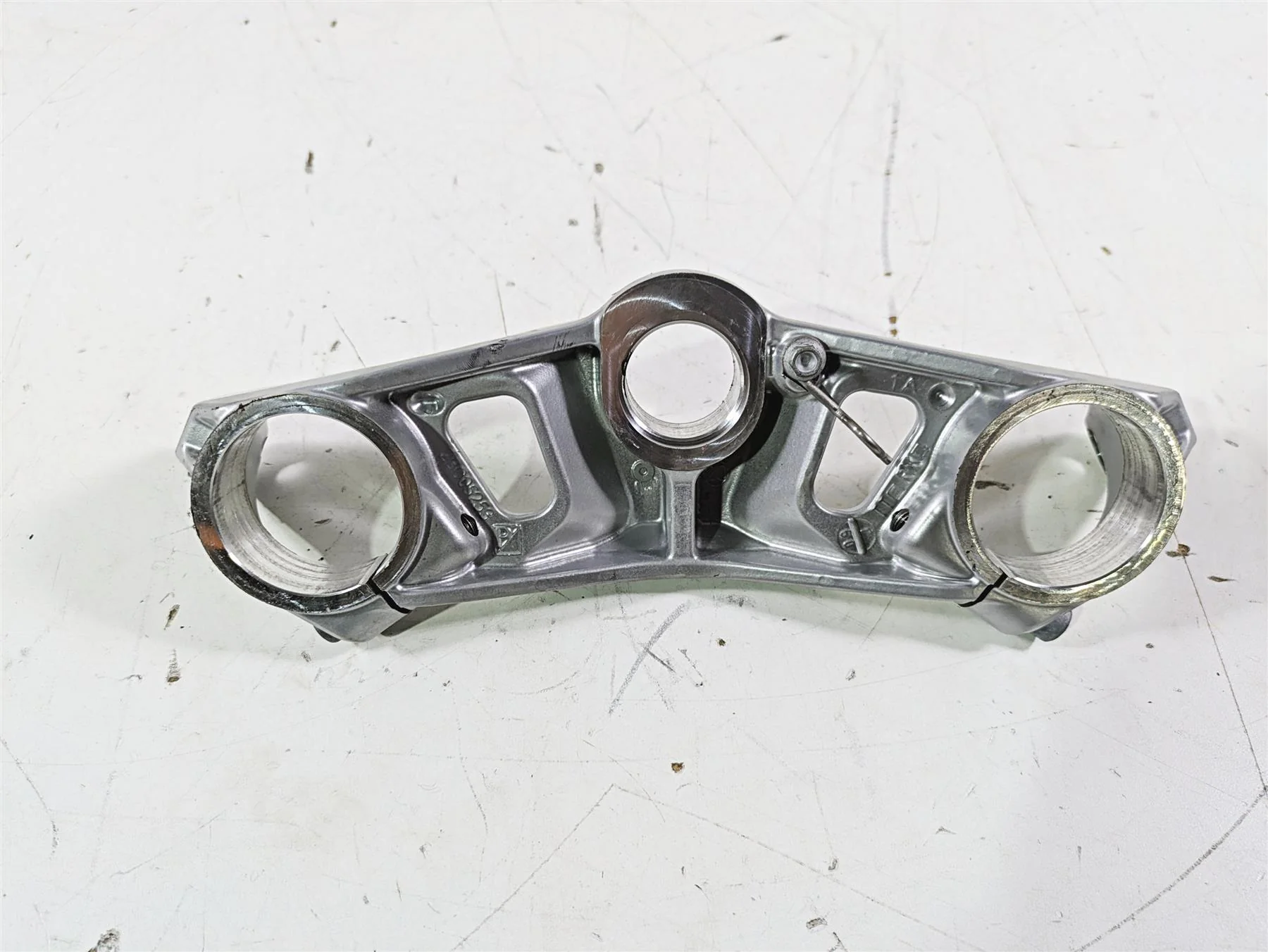 2021 Aprilia RS660 Upper Triple Tree Steering Clamp 2B005253 - Image 7