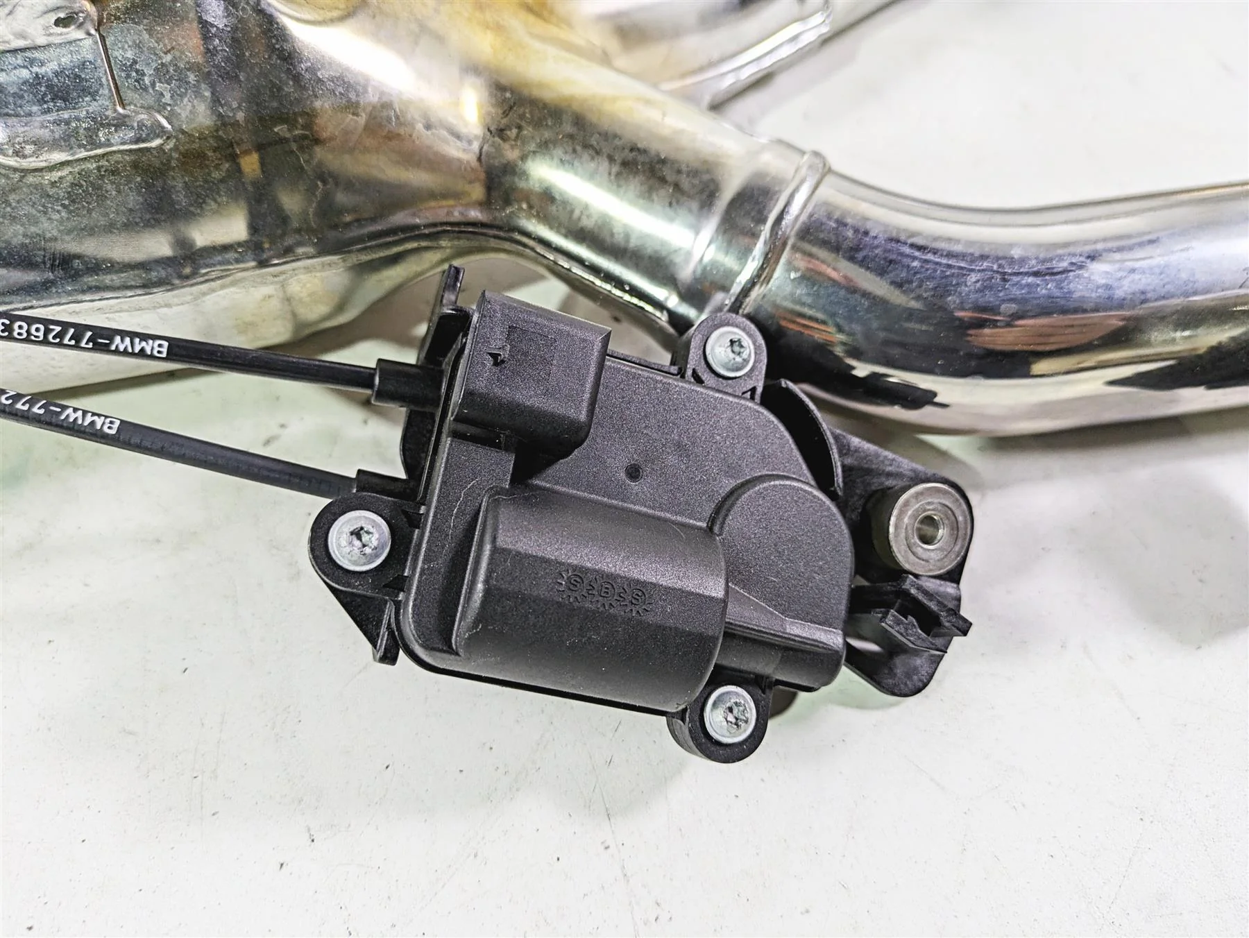 2021 BMW R1250GS K51 Adv Exhaust Header & Servo Motor Set 18519829769 - Image 4
