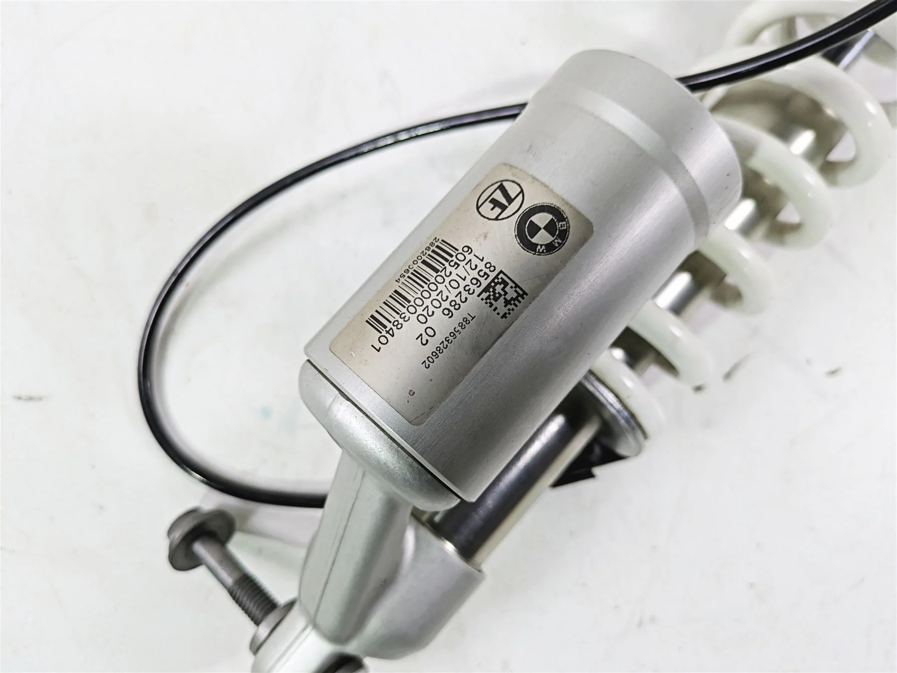 2021 BMW R1250GS K51 Adv Front Shock Damper Esa Low 31488563286 - Image 3