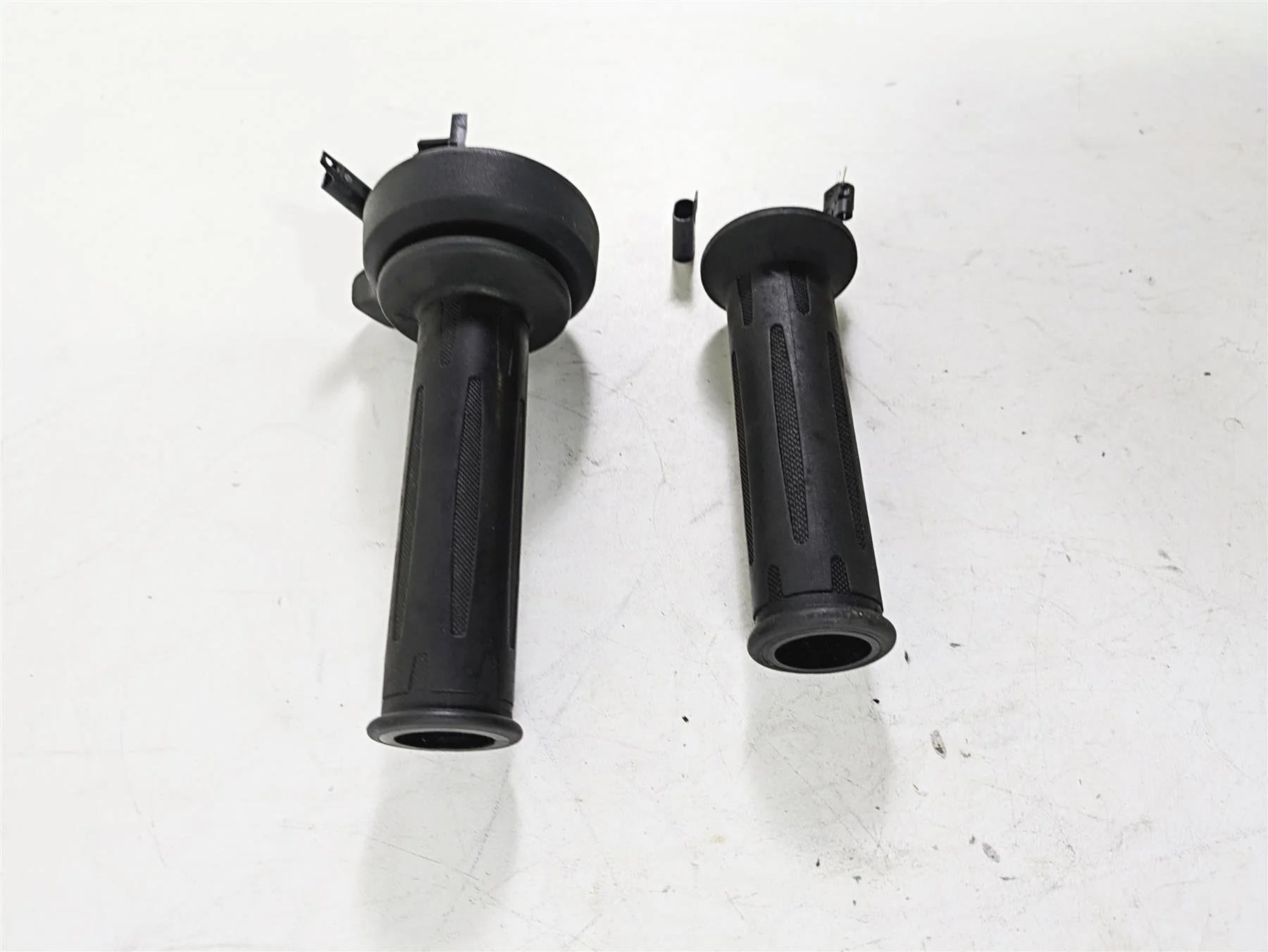 2021 BMW R1250GS K51 Adv Heated Hand Grip Handle Set Cruise READ 61318552124 - Image 2
