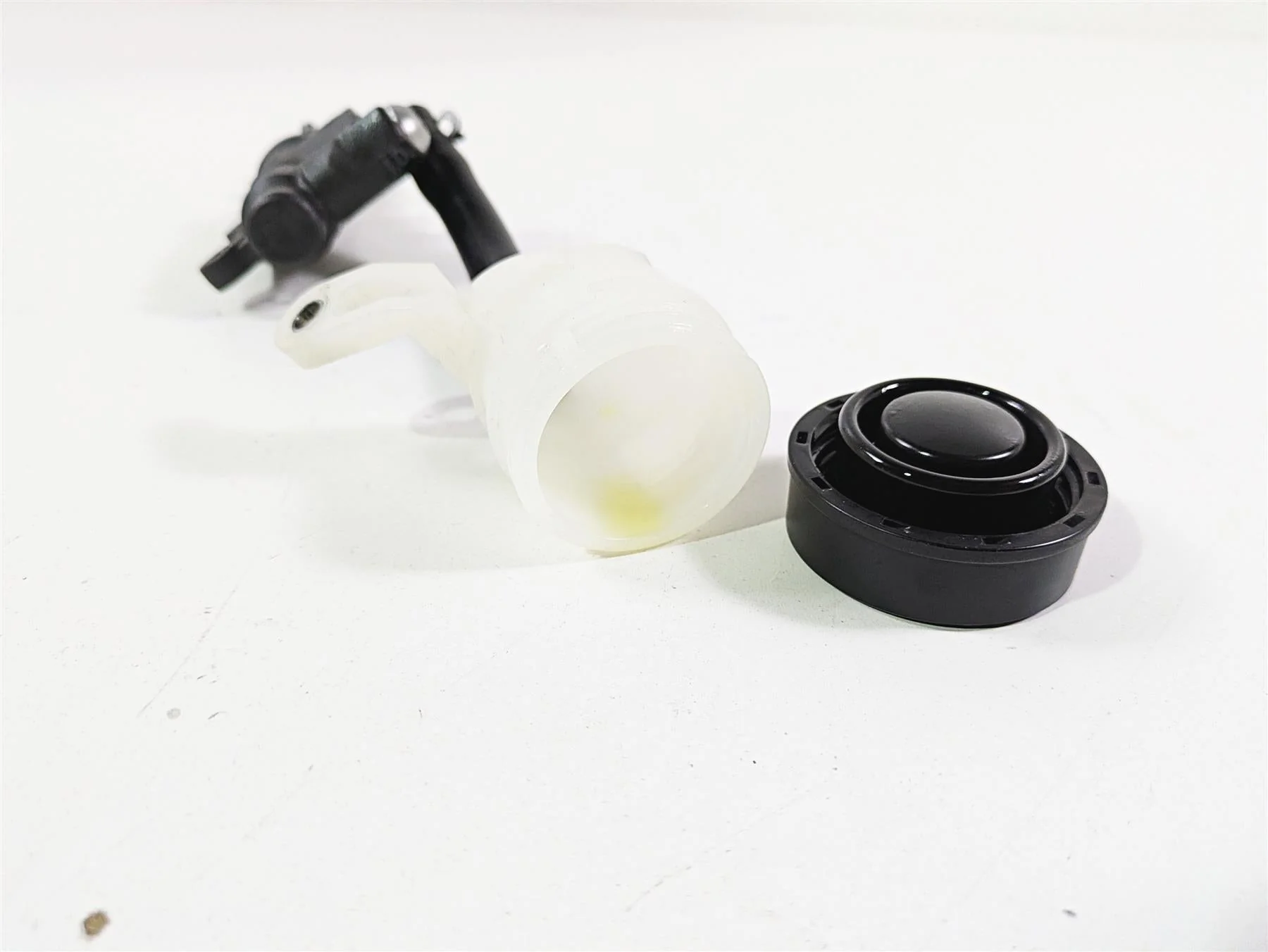 2021 BMW R1250GS K51 Adv Rear Brake Master Cylinder Nissin 1/2 34318522398 - Image 2