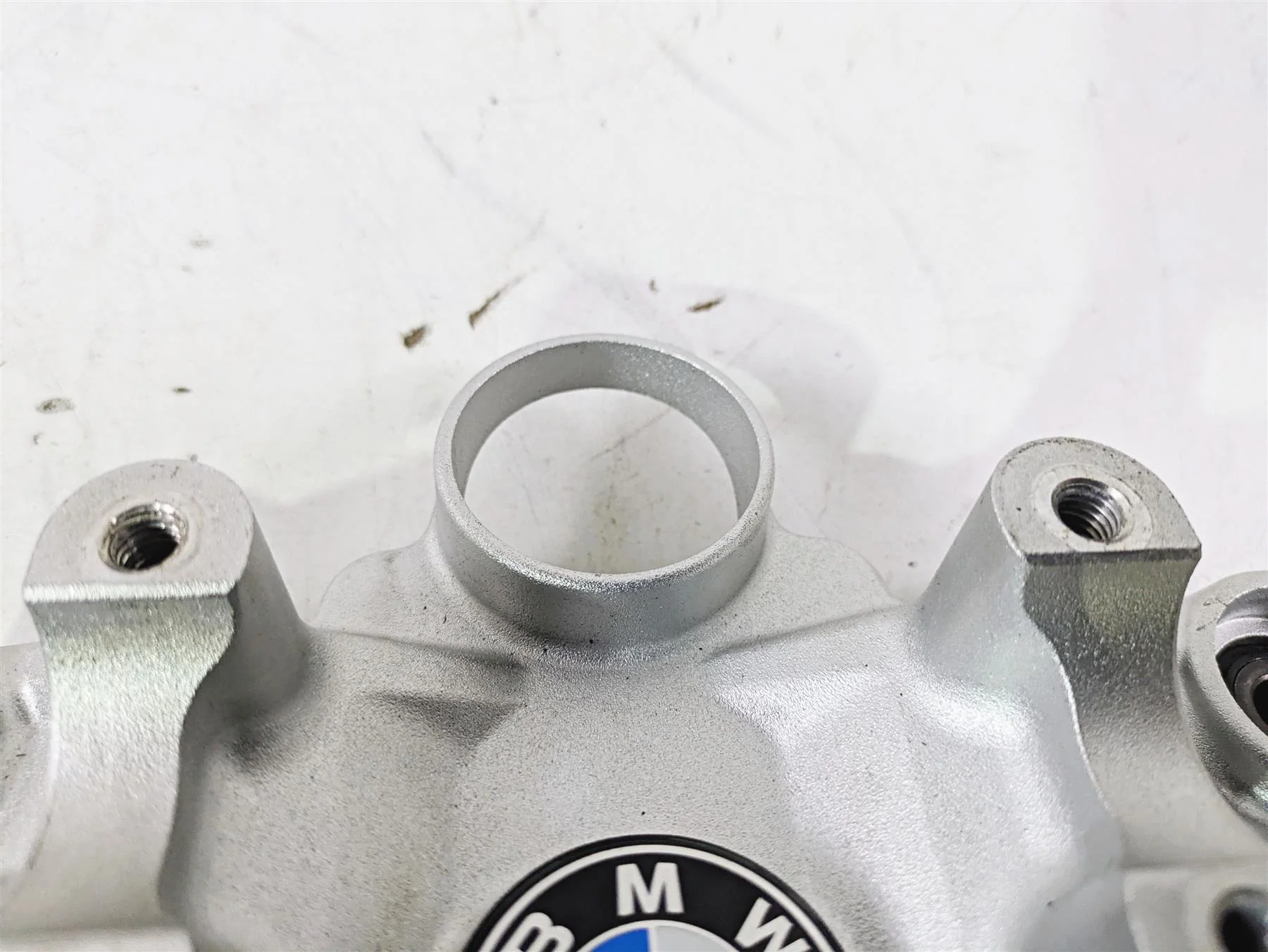 2021 BMW R1250GS K51 Adv Upper Triple Tree Steering Clamp 31428555849 - Image 6