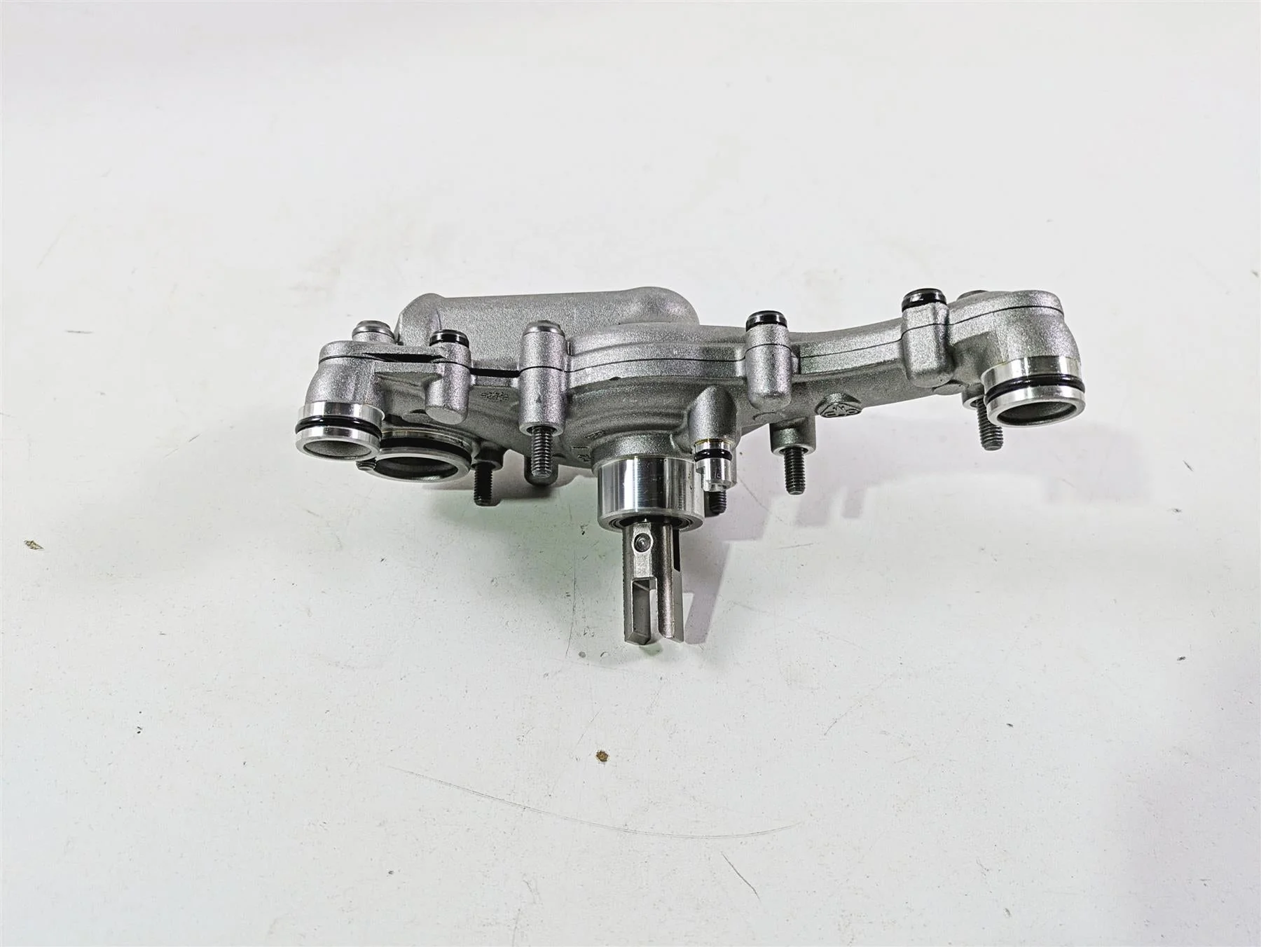 2021 BMW R1250GS K51 Adv Water Pump Waterpump & Housing 11518529879 - Image 2