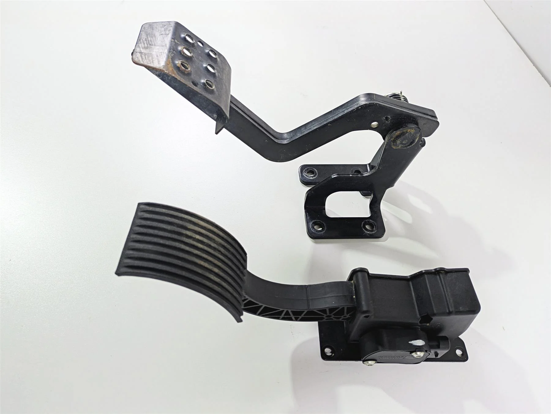 2021 CFMoto Zforce 950 Sport Foot Brake Pedal Lever Set 5BY0-105000 5HY0-082000 - Image 3