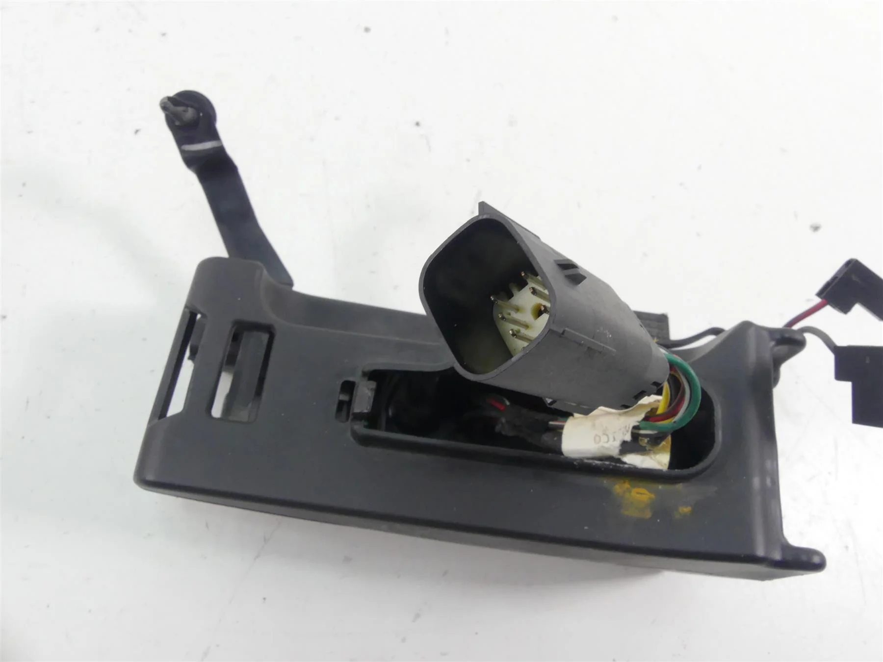 2021 Harley Softail FLSB Sport Glide Horn & Wiring Box 69201654 - Image 7