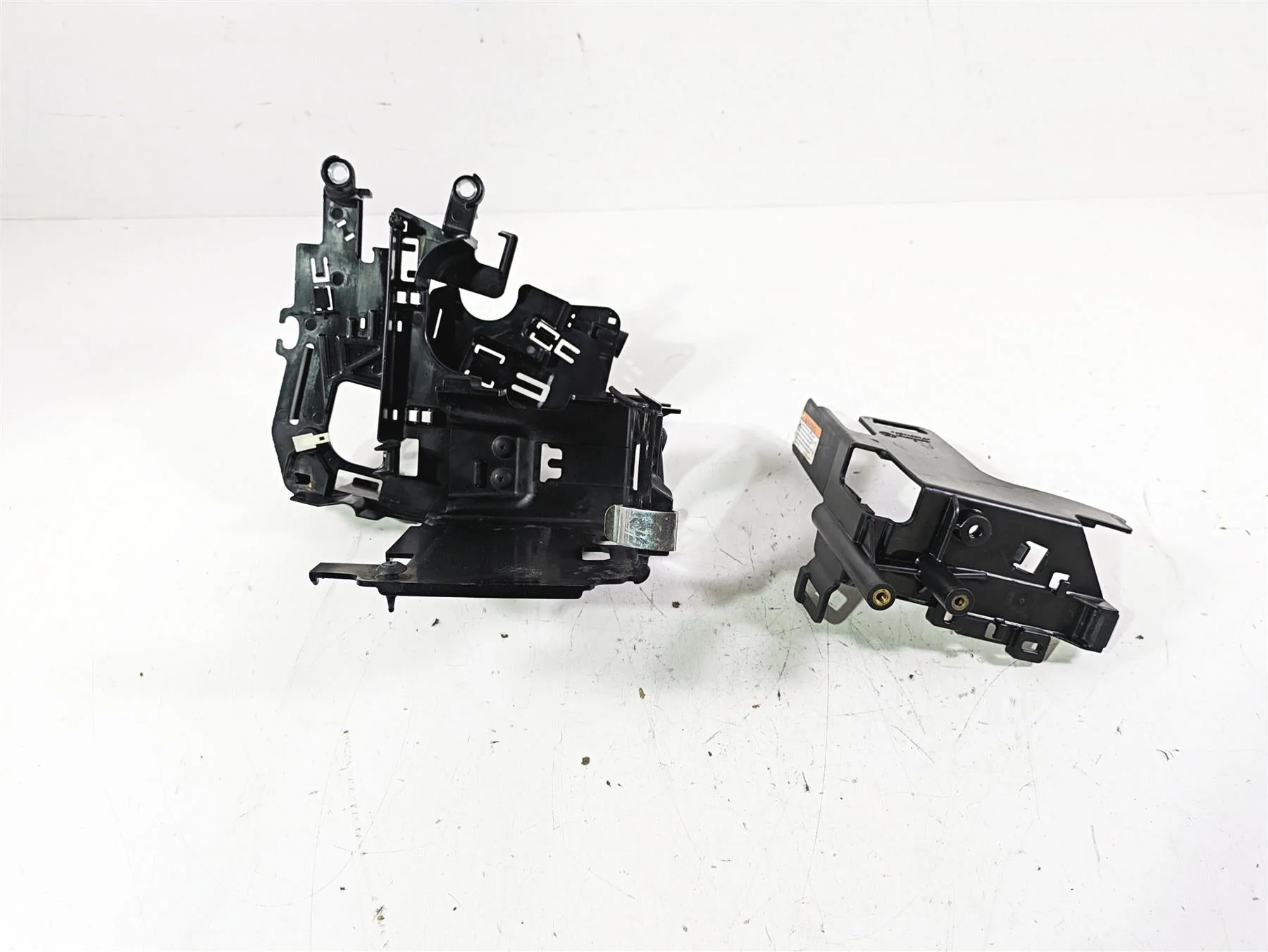 2021 Harley Softail FLSL Slim Electrical Carrier Plastic Set 69201523 69201632