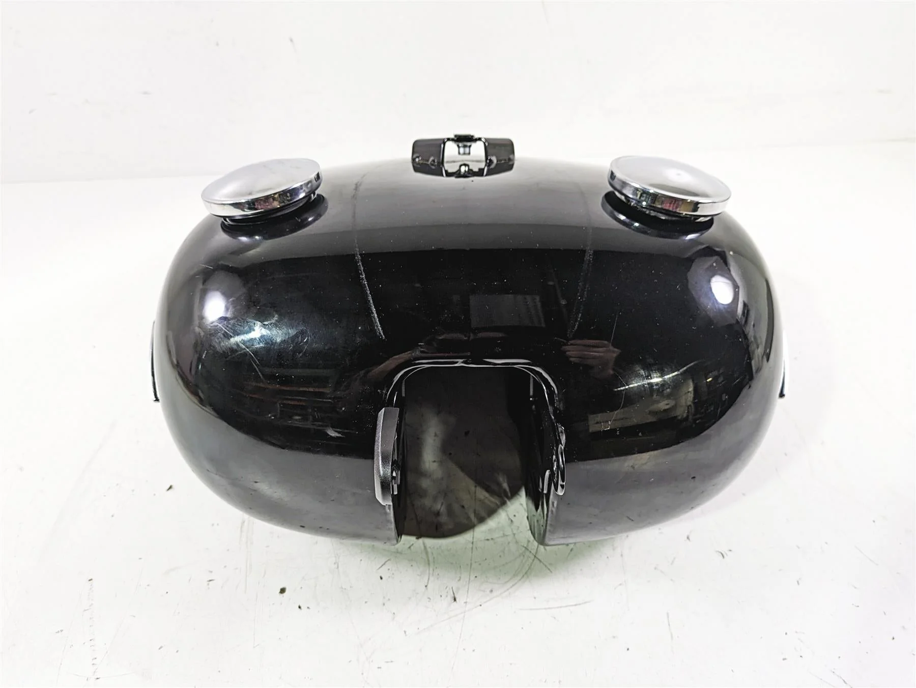 2021 Harley Softail FLSL Slim Fuel Gas  Petrol Tank 61000674 - Image 2