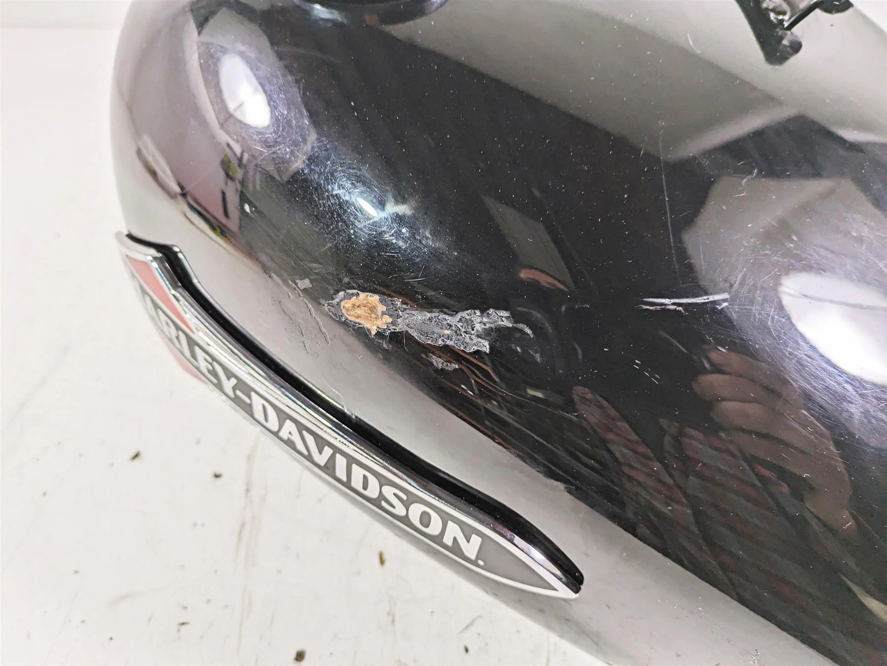 2021 Harley Softail FLSL Slim Fuel Gas  Petrol Tank 61000674 - Image 8