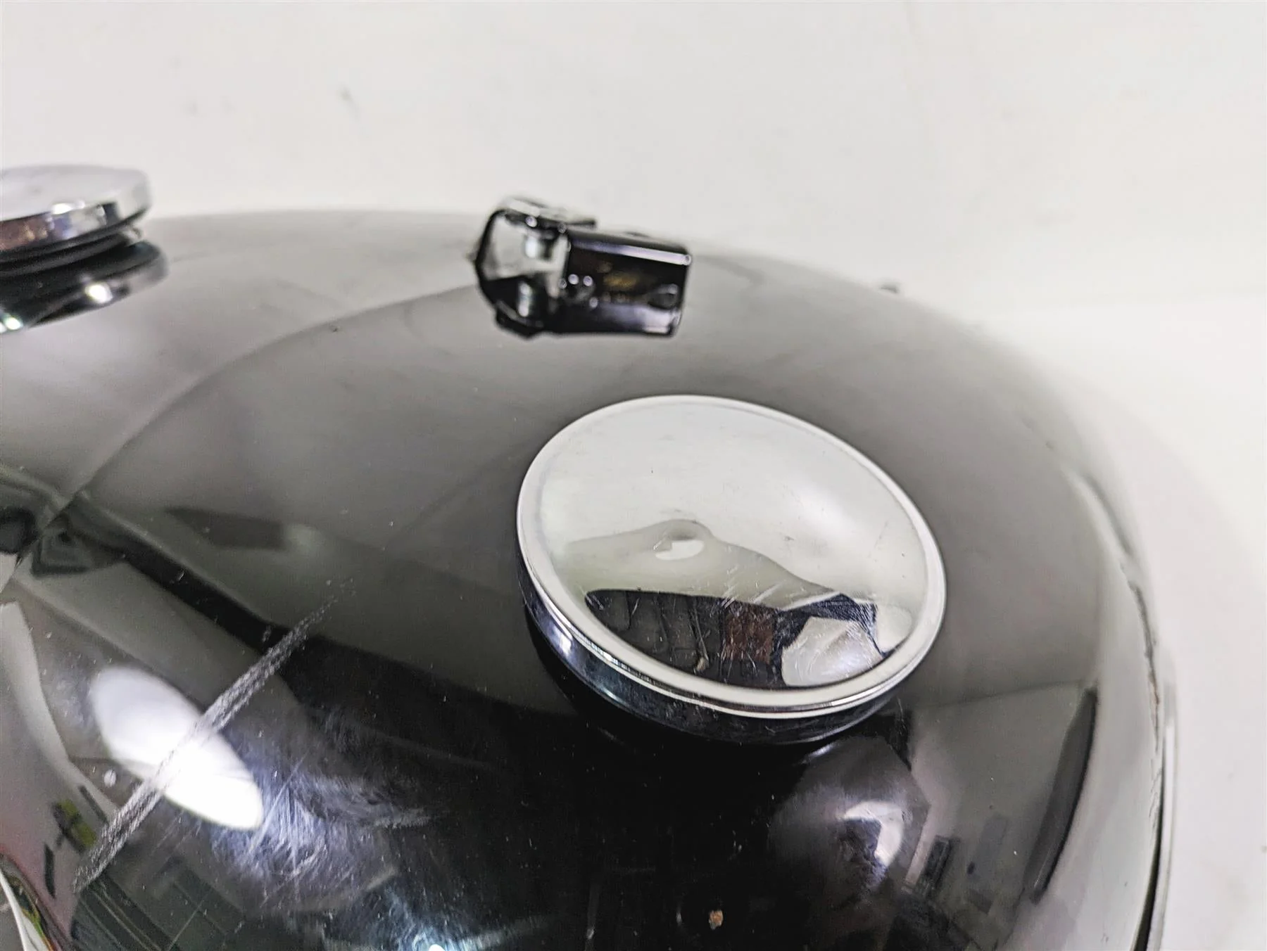 2021 Harley Softail FLSL Slim Fuel Gas  Petrol Tank 61000674 - Image 9