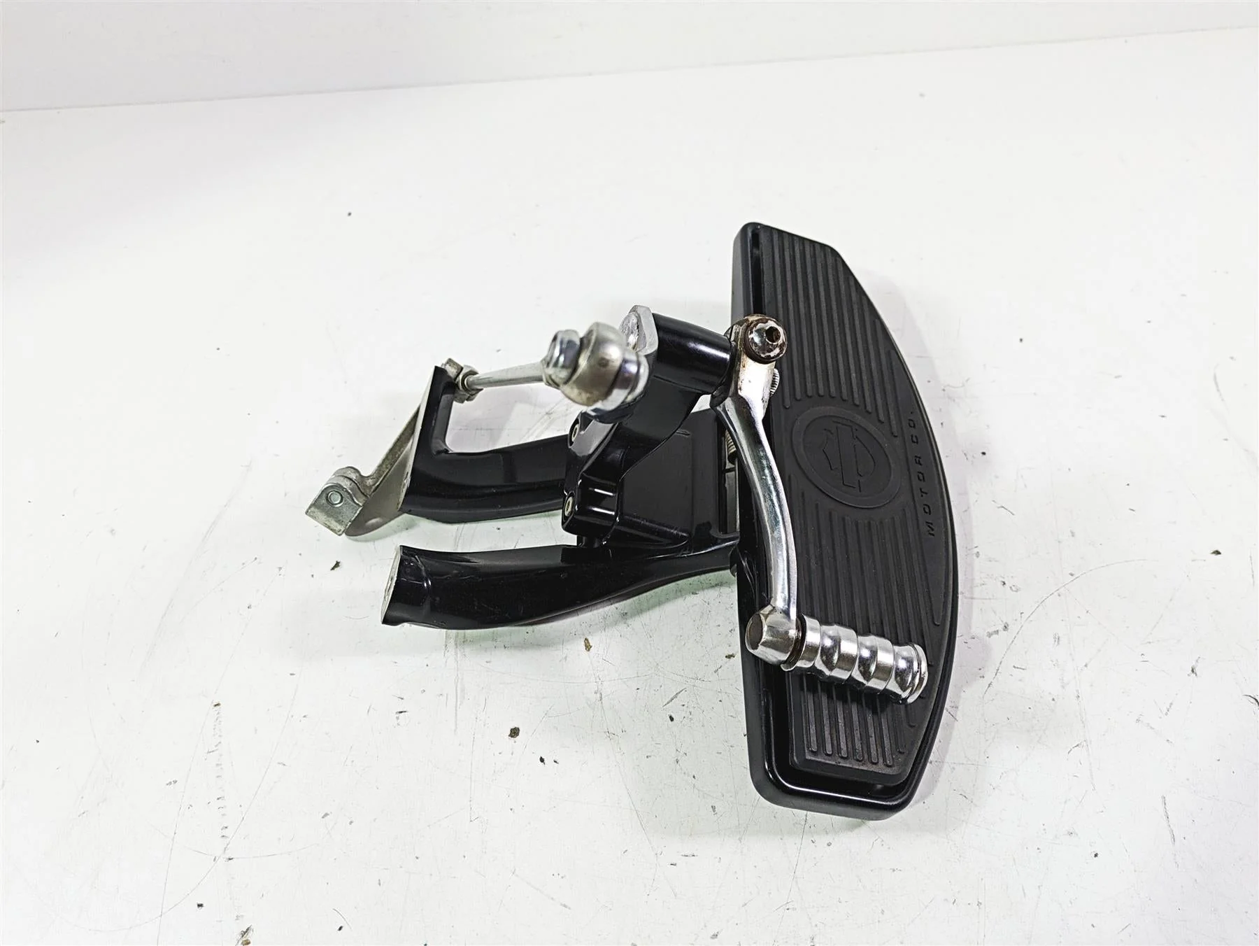 2021 Harley Softail FLSL Slim Left Floorboard & Shifter Pedal 50500738 33895-82E - Image 2