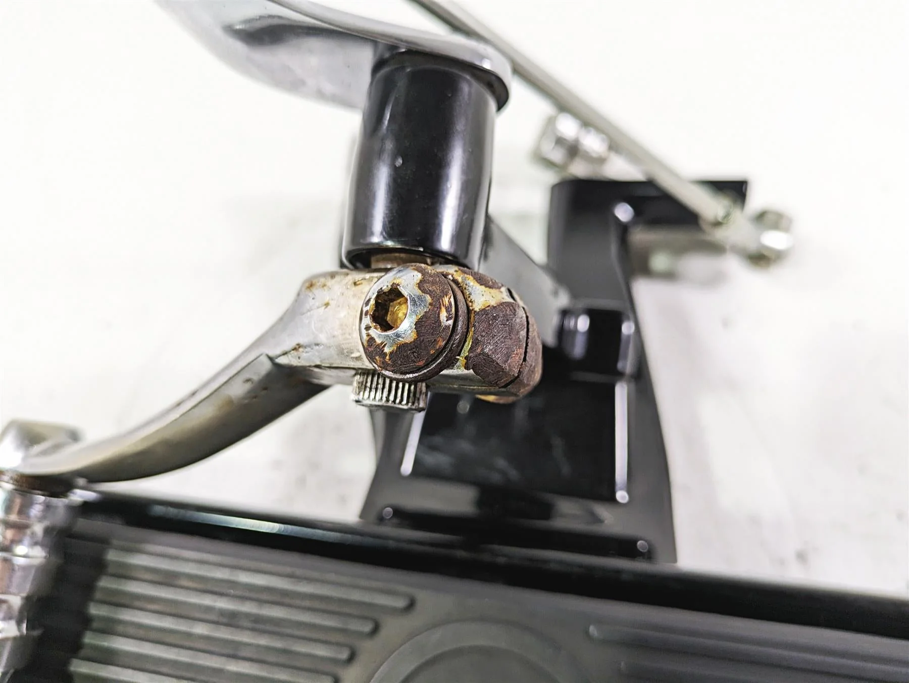 2021 Harley Softail FLSL Slim Left Floorboard & Shifter Pedal 50500738 33895-82E - Image 6