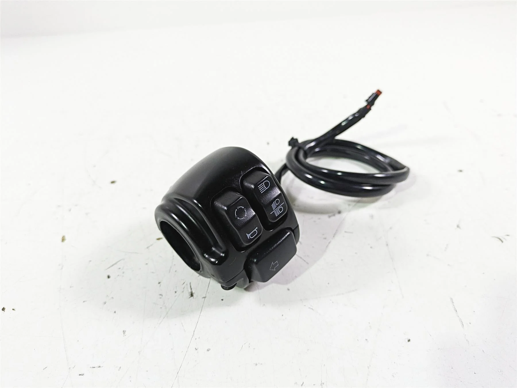 2021 Harley Softail FLSL Slim Left Hand Control Switch  71500292