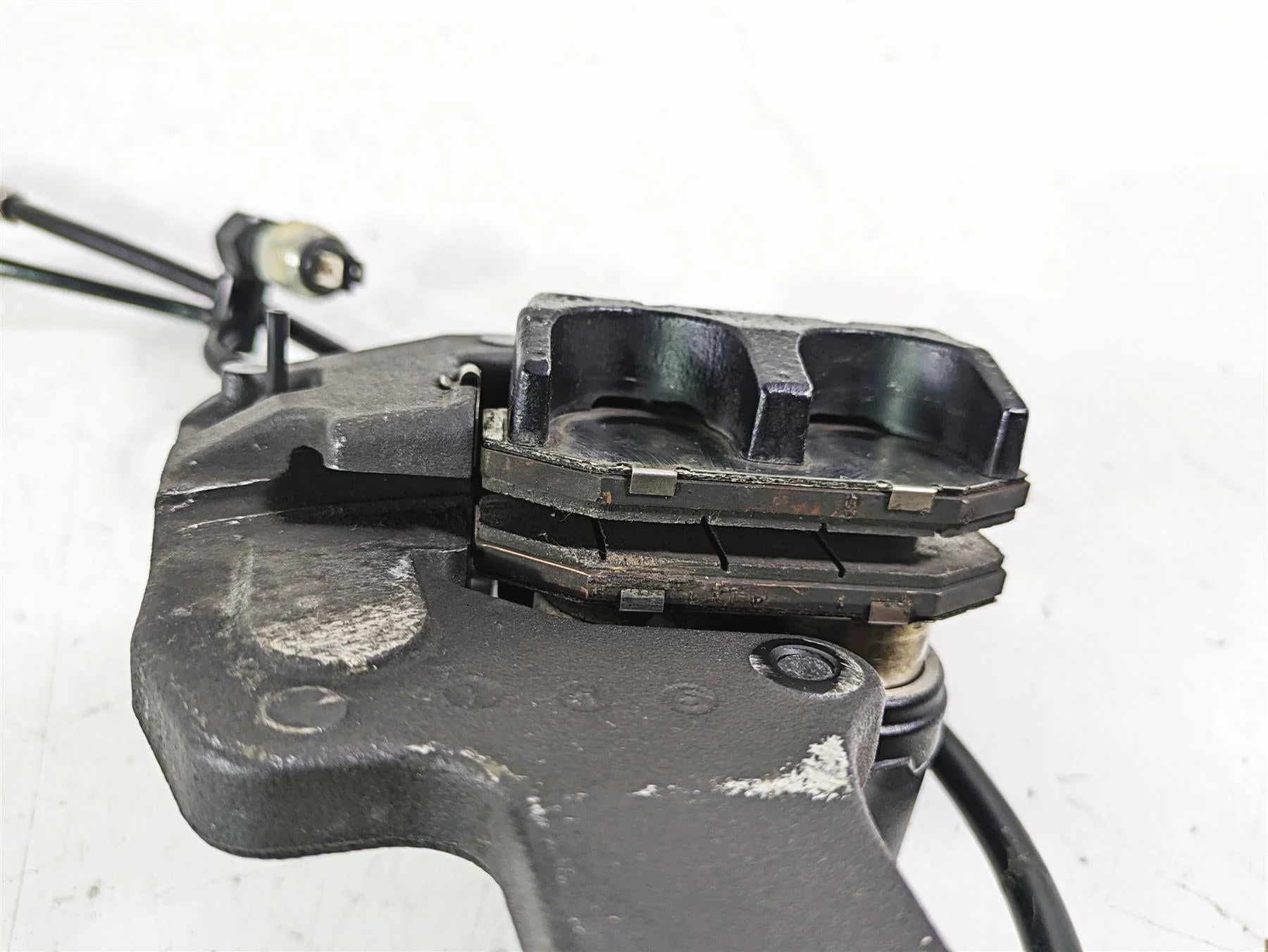2021 Harley Softail FLSL Slim Rear Brake Caliper & Bracket 41300192 - Image 11