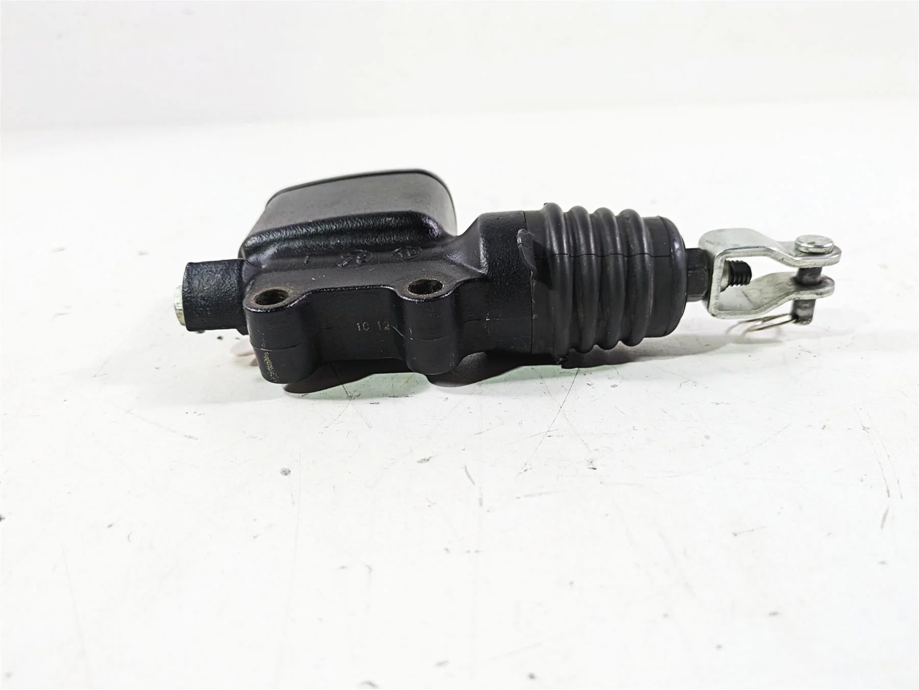 2021 Harley Softail FLSL Slim Rear Brake Master Cylinder 5/8" 41700460 - Image 9