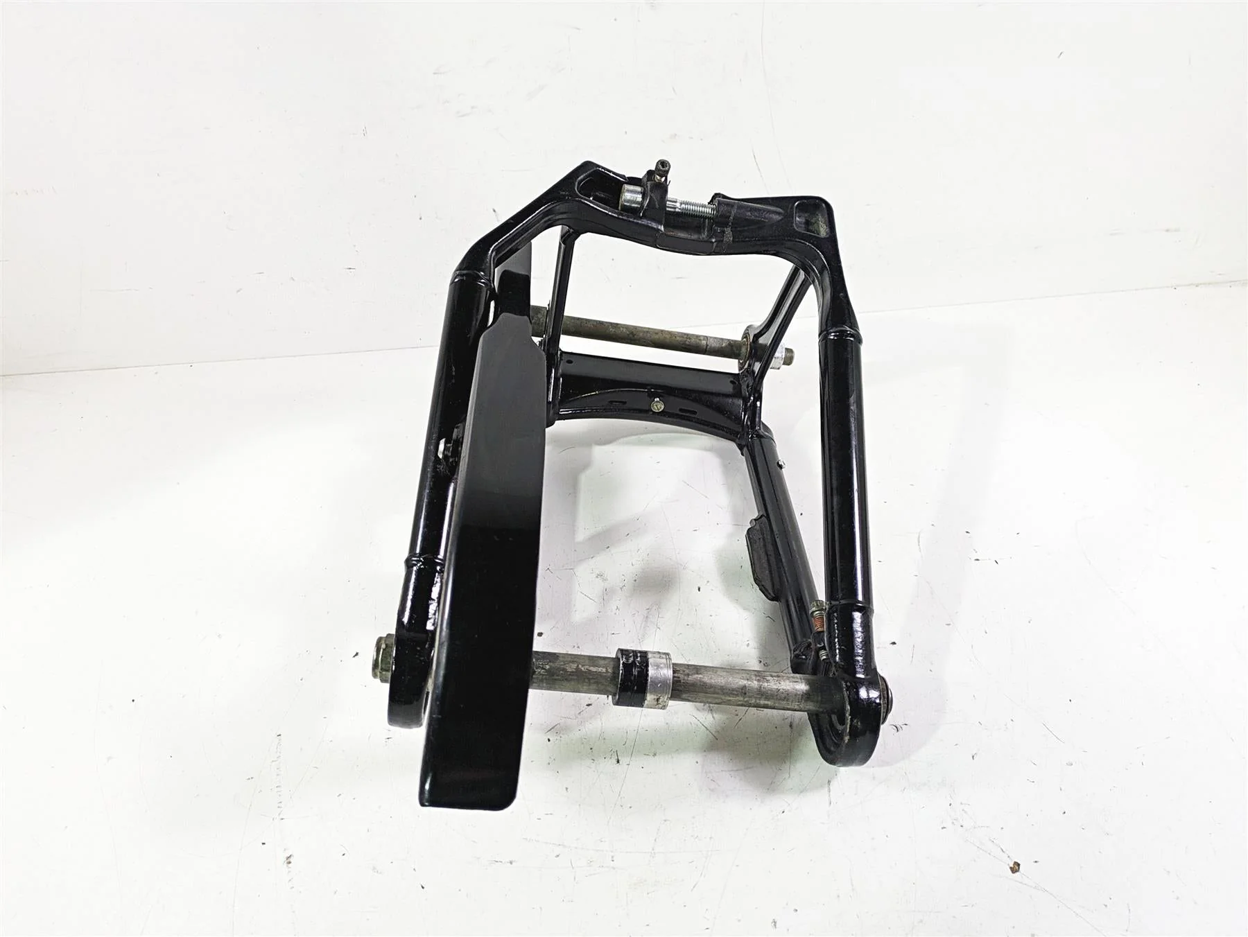 2021 Harley Softail FLSL Slim Rear Swingarm Swing Arm & Guards 47400099BHP - Image 4