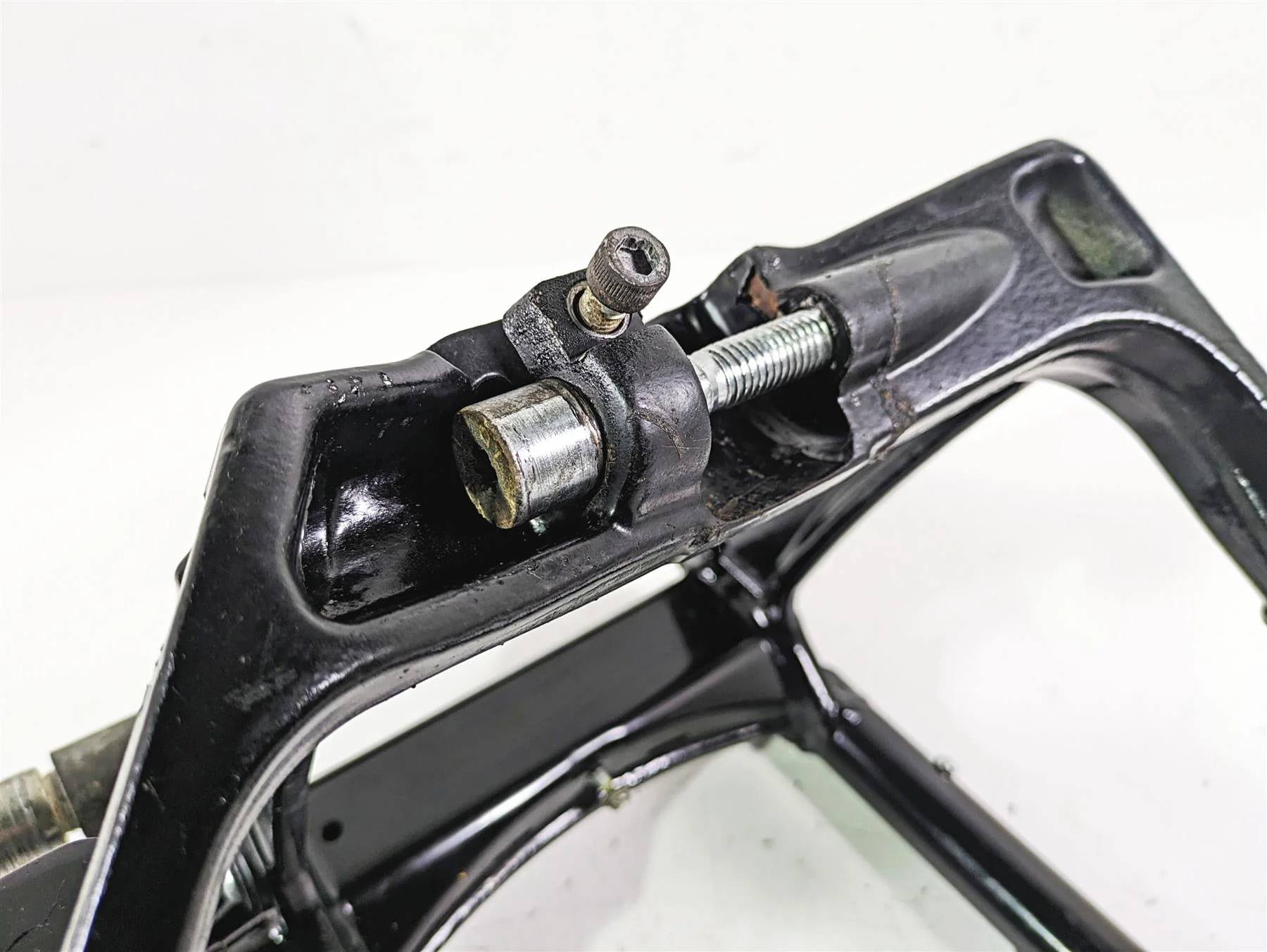 2021 Harley Softail FLSL Slim Rear Swingarm Swing Arm & Guards 47400099BHP - Image 9