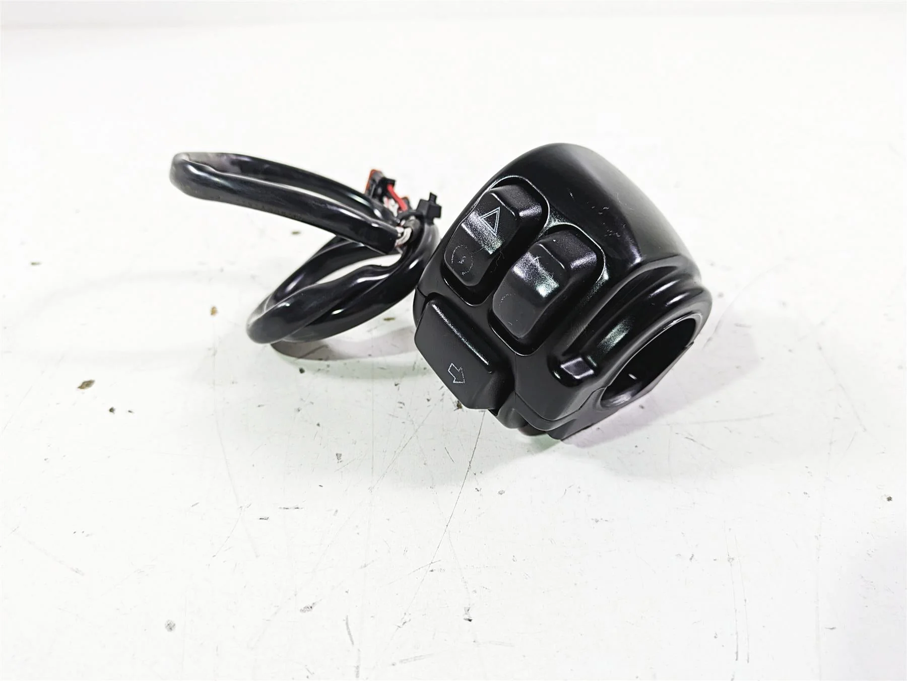 2021 Harley Softail FLSL Slim Right Hand Control Switch     71500462 - Image 2