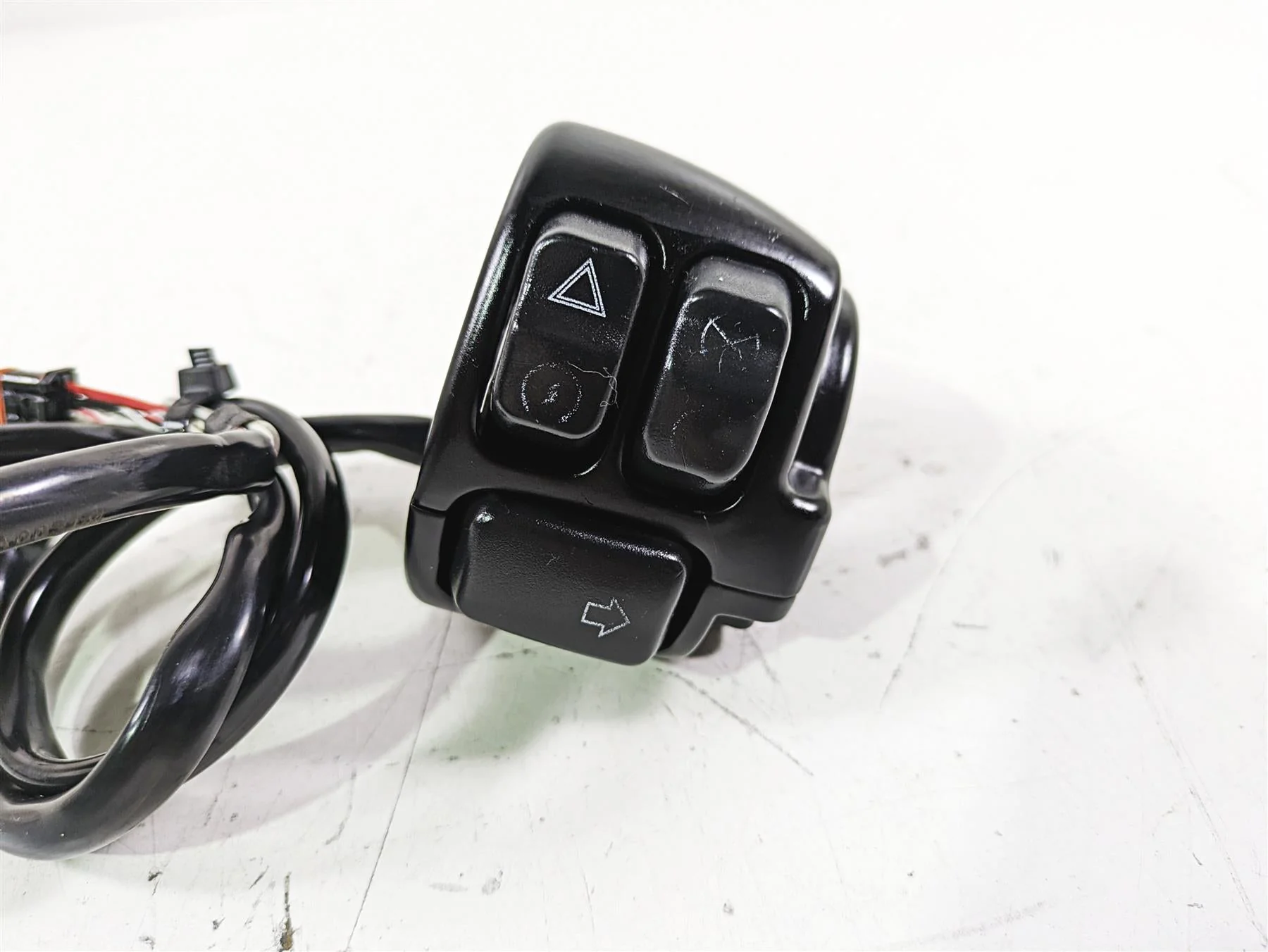 2021 Harley Softail FLSL Slim Right Hand Control Switch     71500462 - Image 5