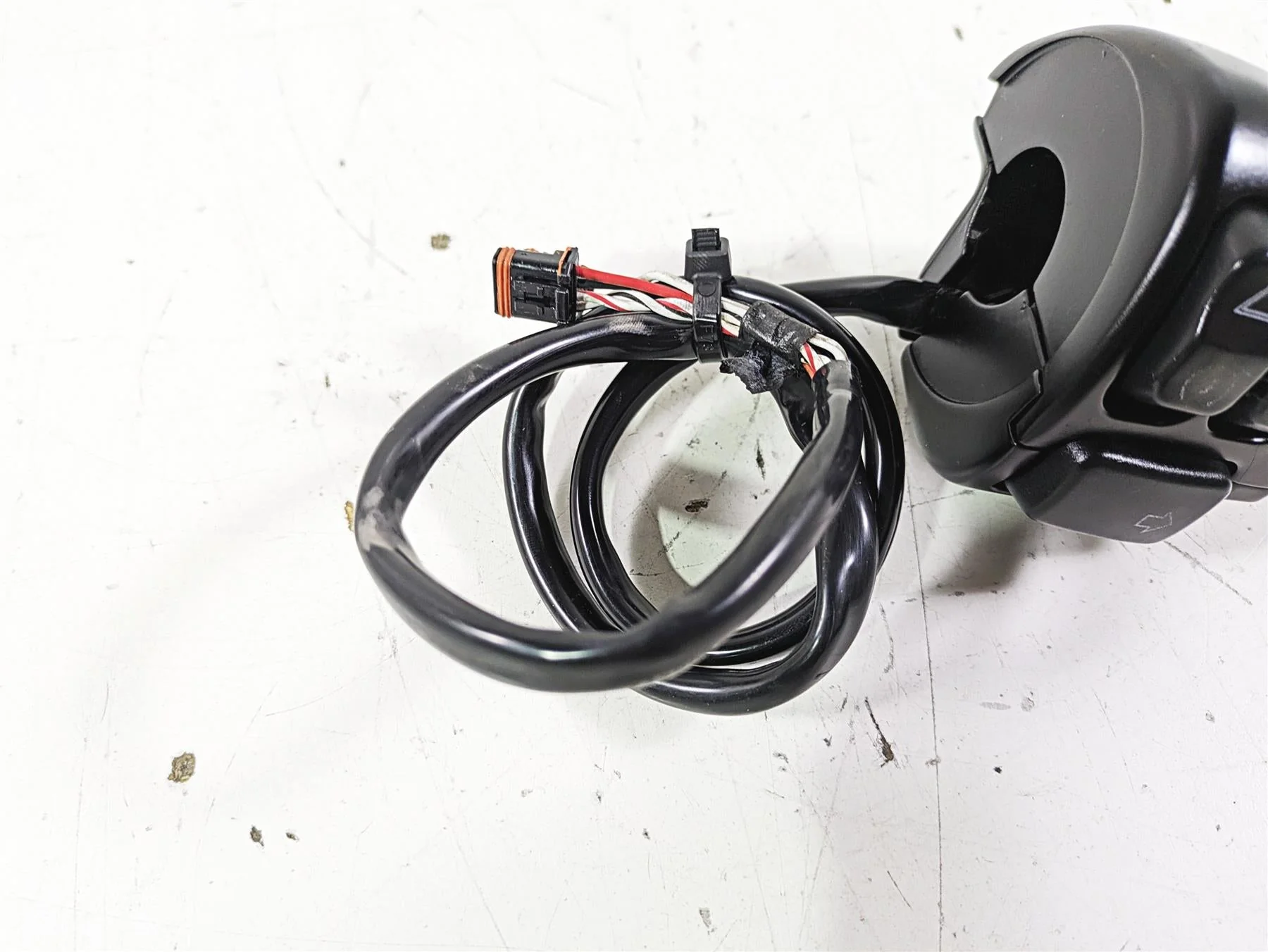 2021 Harley Softail FLSL Slim Right Hand Control Switch     71500462 - Image 9