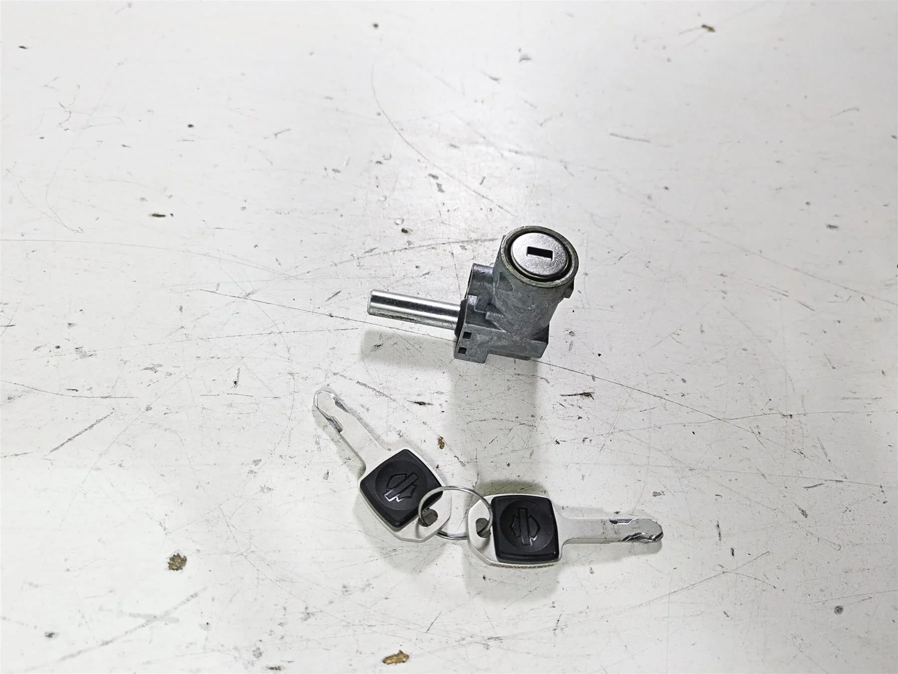 2021 Harley Softail FLSL Slim Steering Key Lock Set 45600049 - Image 2