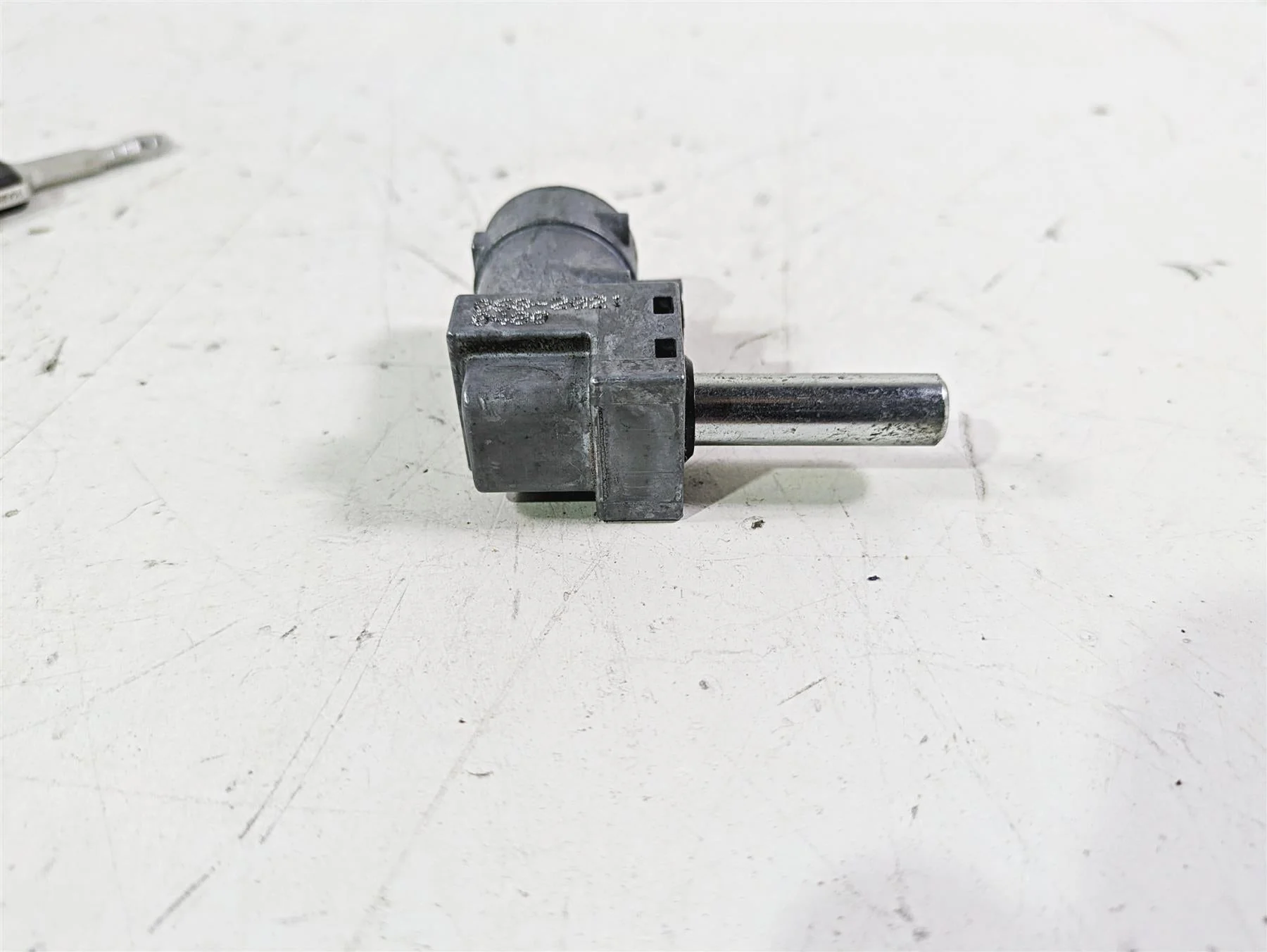 2021 Harley Softail FLSL Slim Steering Key Lock Set 45600049 - Image 9