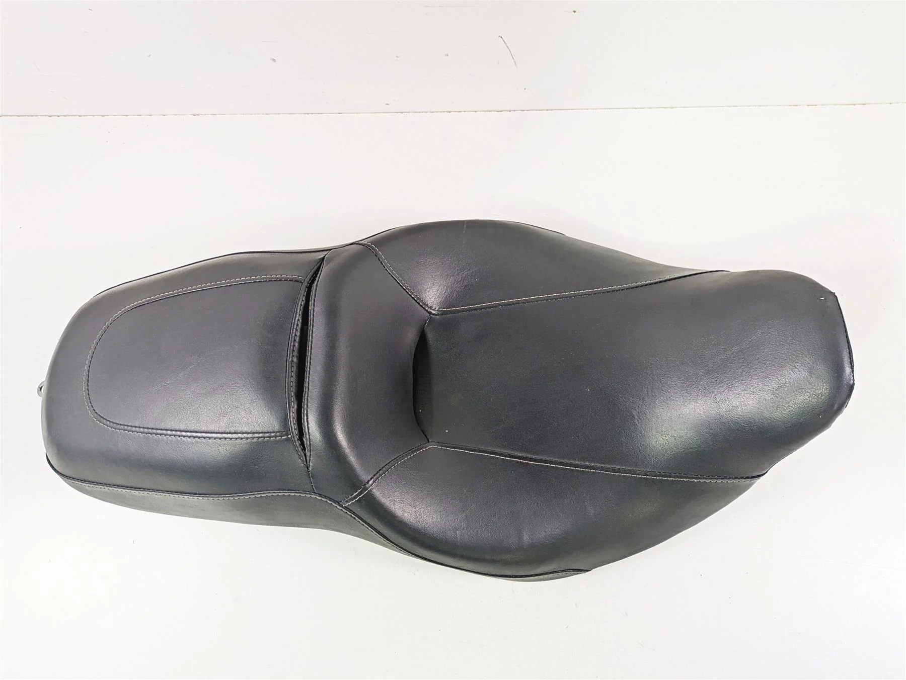 2021 Harley Touring FLTRX Road Glide Duo Driver Seat Saddle Low - Read 52000142 - Image 4
