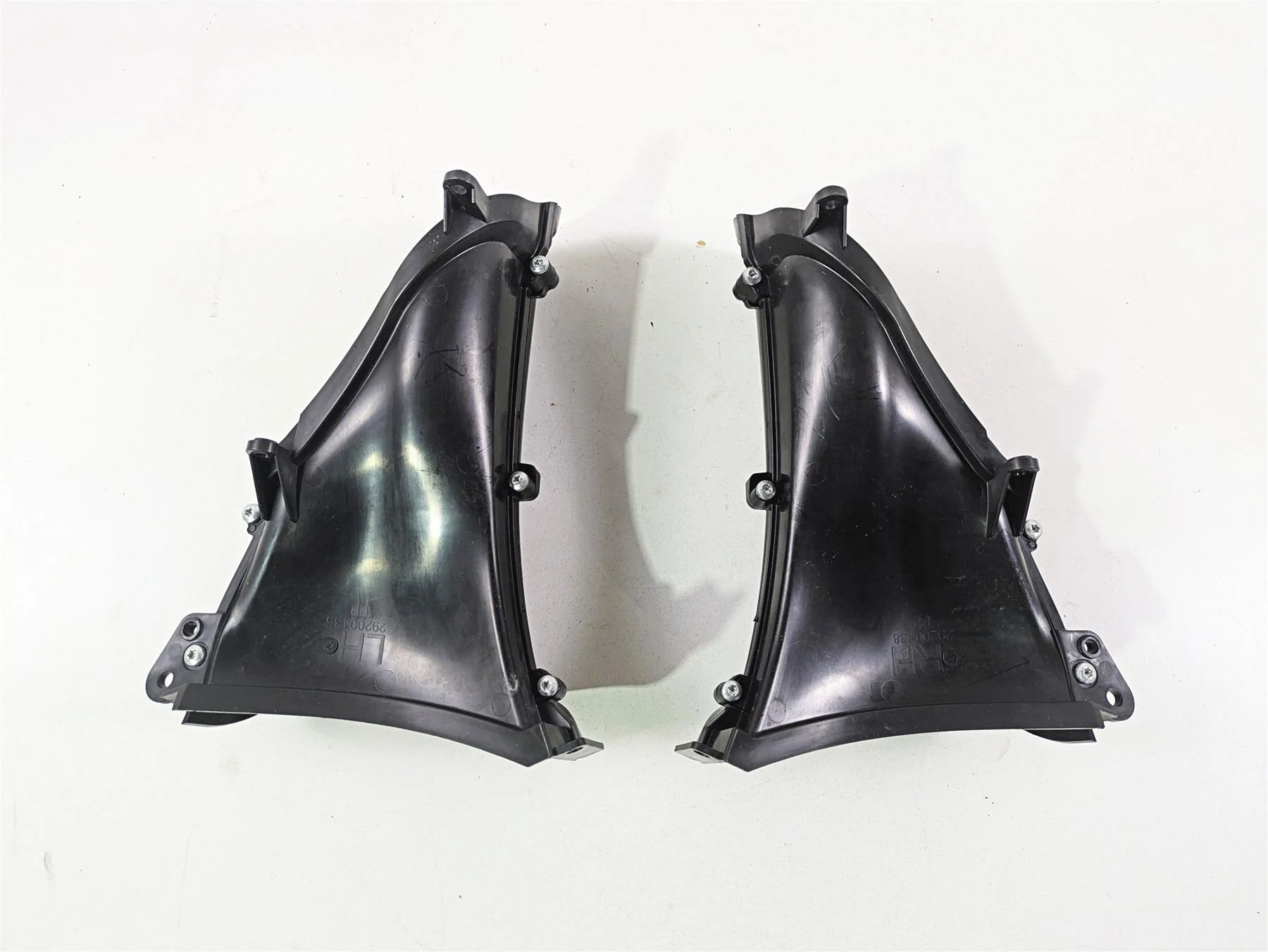 2021 Harley Touring FLTRX Road Glide Front Air Inlet Duct Set 29200136 29200138 - Image 7