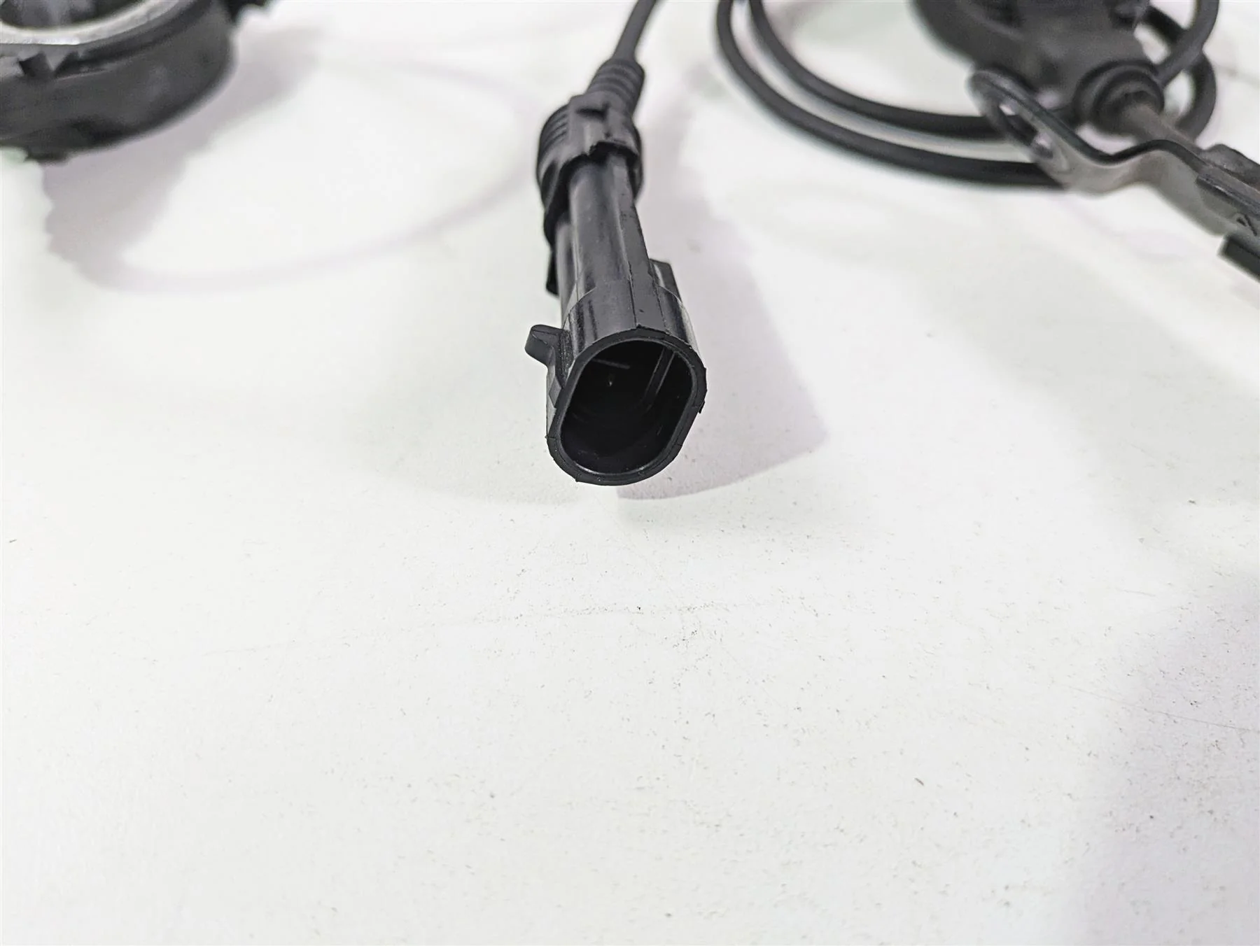 2021 Harley Touring FLTRX Road Glide Front Rear Abs Wheel Speed Sensors 32700015 - Image 5