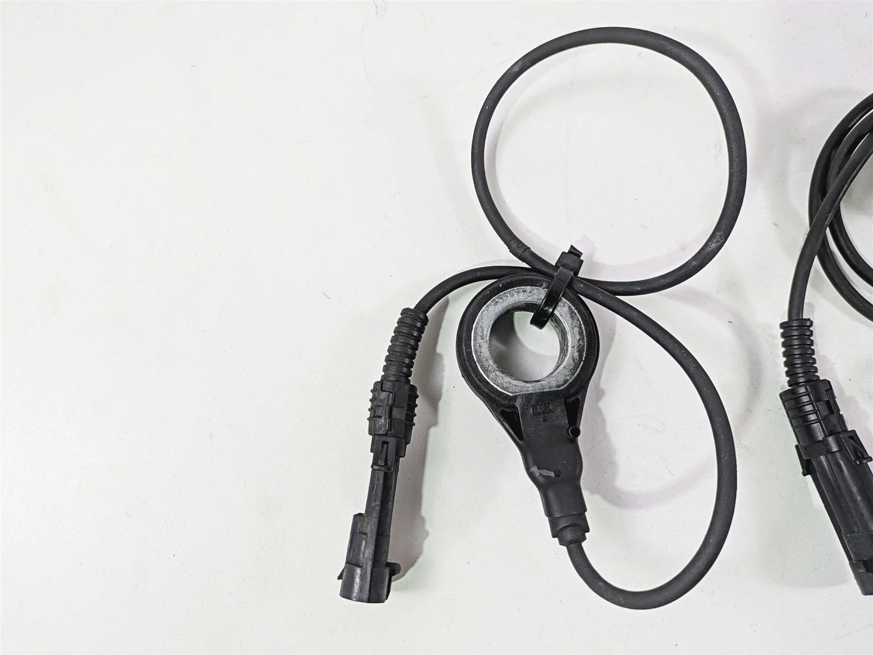 2021 Harley Touring FLTRX Road Glide Front Rear Abs Wheel Speed Sensors 32700015 - Image 7