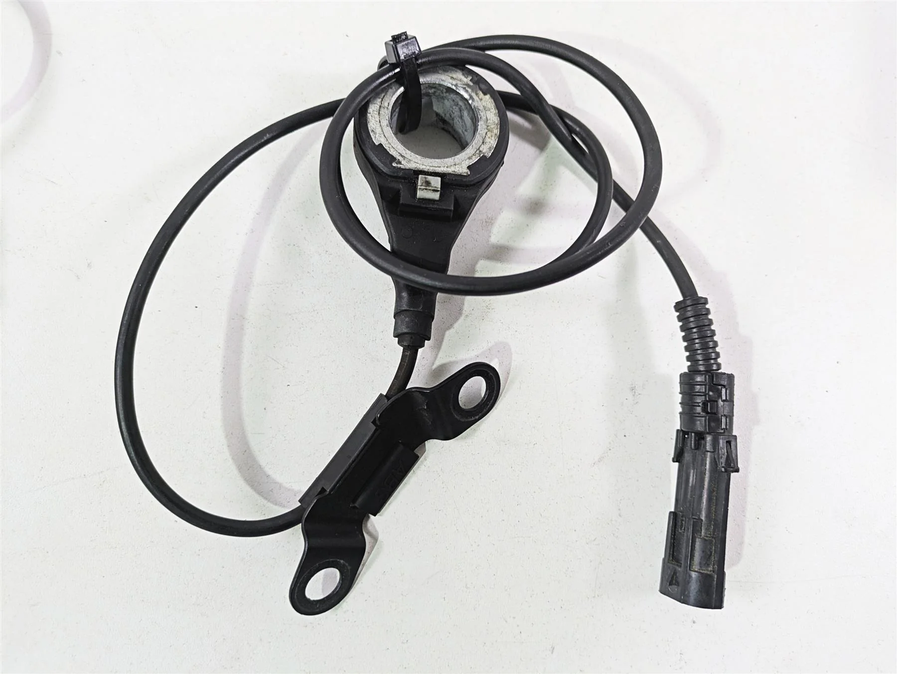 2021 Harley Touring FLTRX Road Glide Front Rear Abs Wheel Speed Sensors 32700015 - Image 9