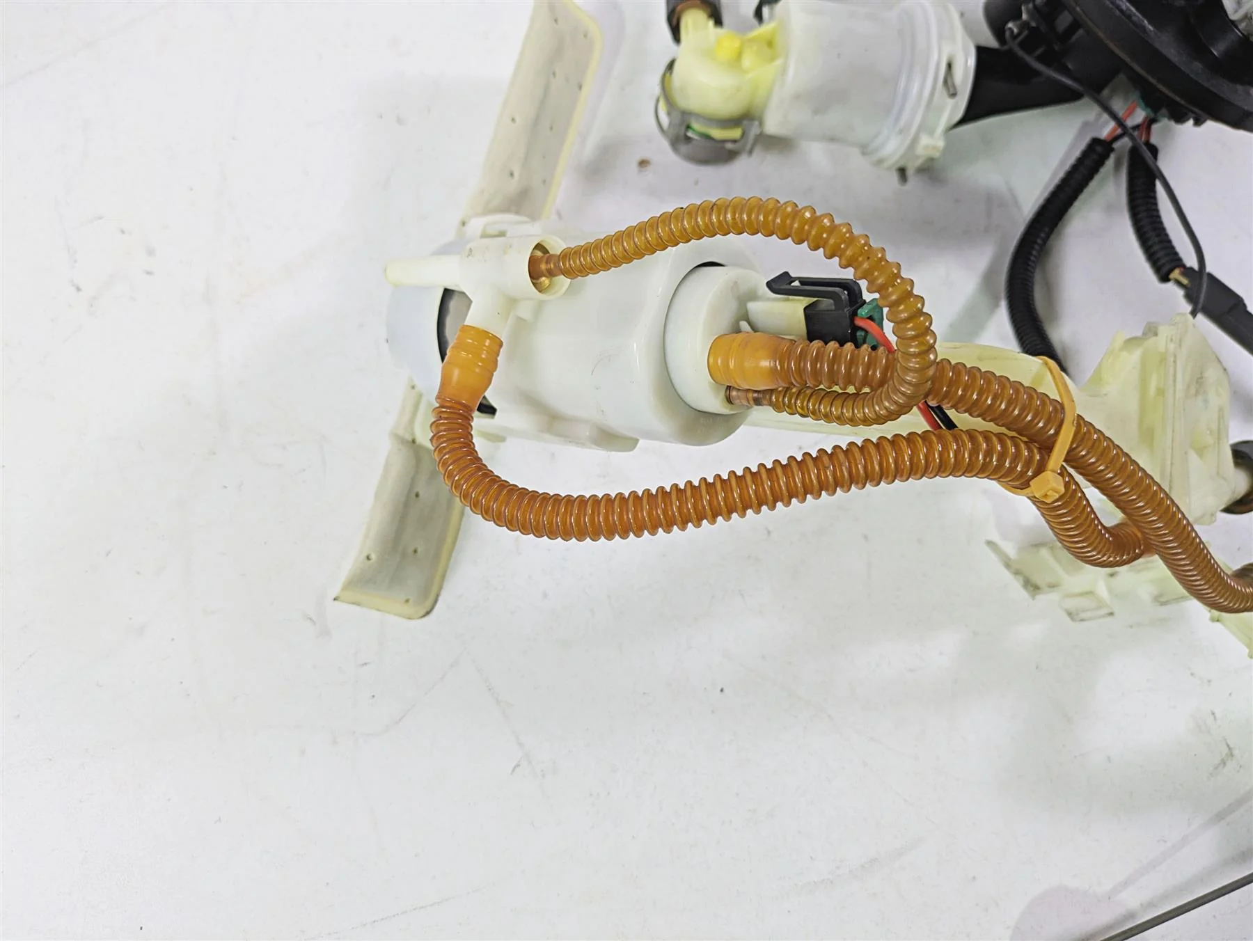 2021 Harley Touring FLTRX Road Glide Fuel Gas Petrol Pump - Read 75069-08D - Image 3