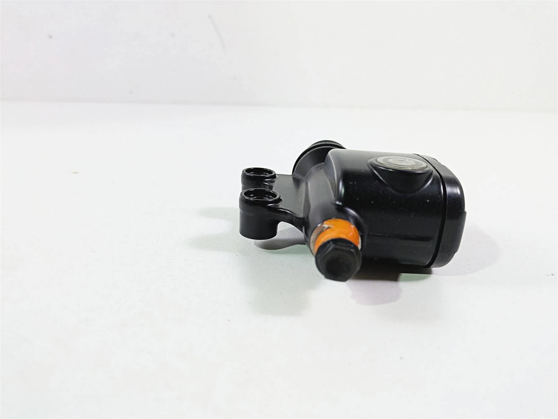 2021 Harley Touring FLTRX Road Glide Rear Brake Master Cylinder 41700028A - Image 4