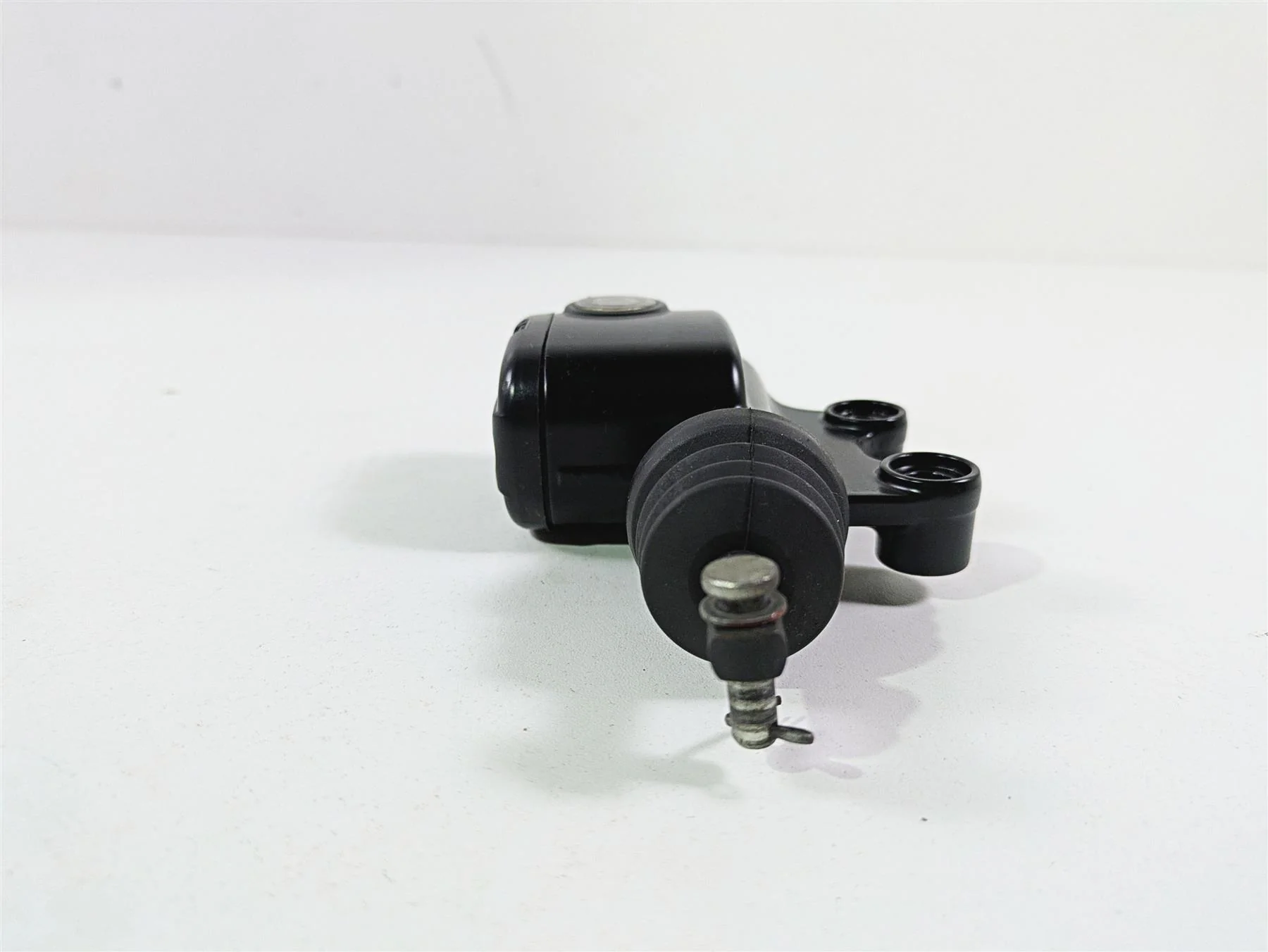 2021 Harley Touring FLTRX Road Glide Rear Brake Master Cylinder 41700028A - Image 6