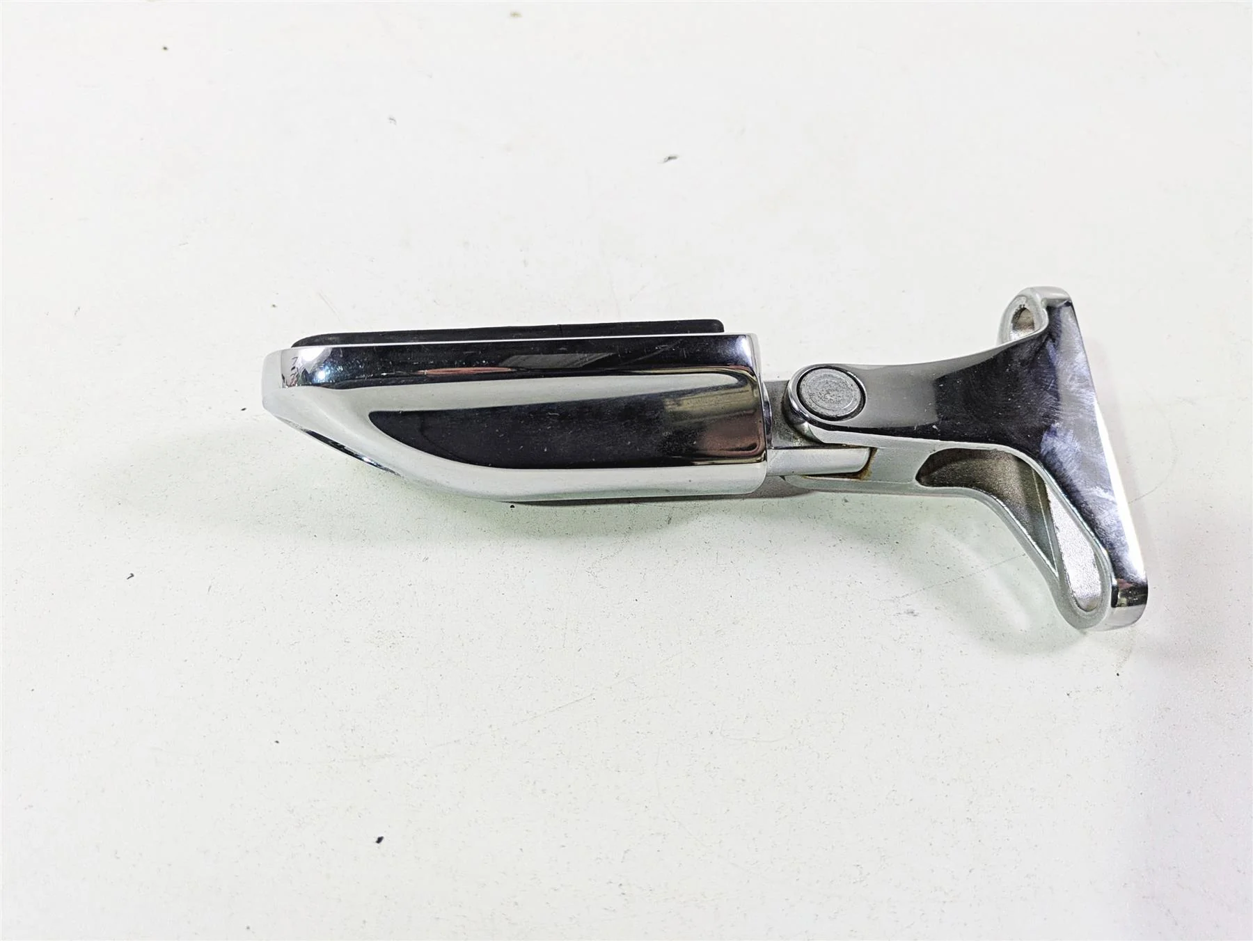 2021 Harley Touring FLTRX Road Glide Rear Passenger Footpeg Set 50500462A - Image 5