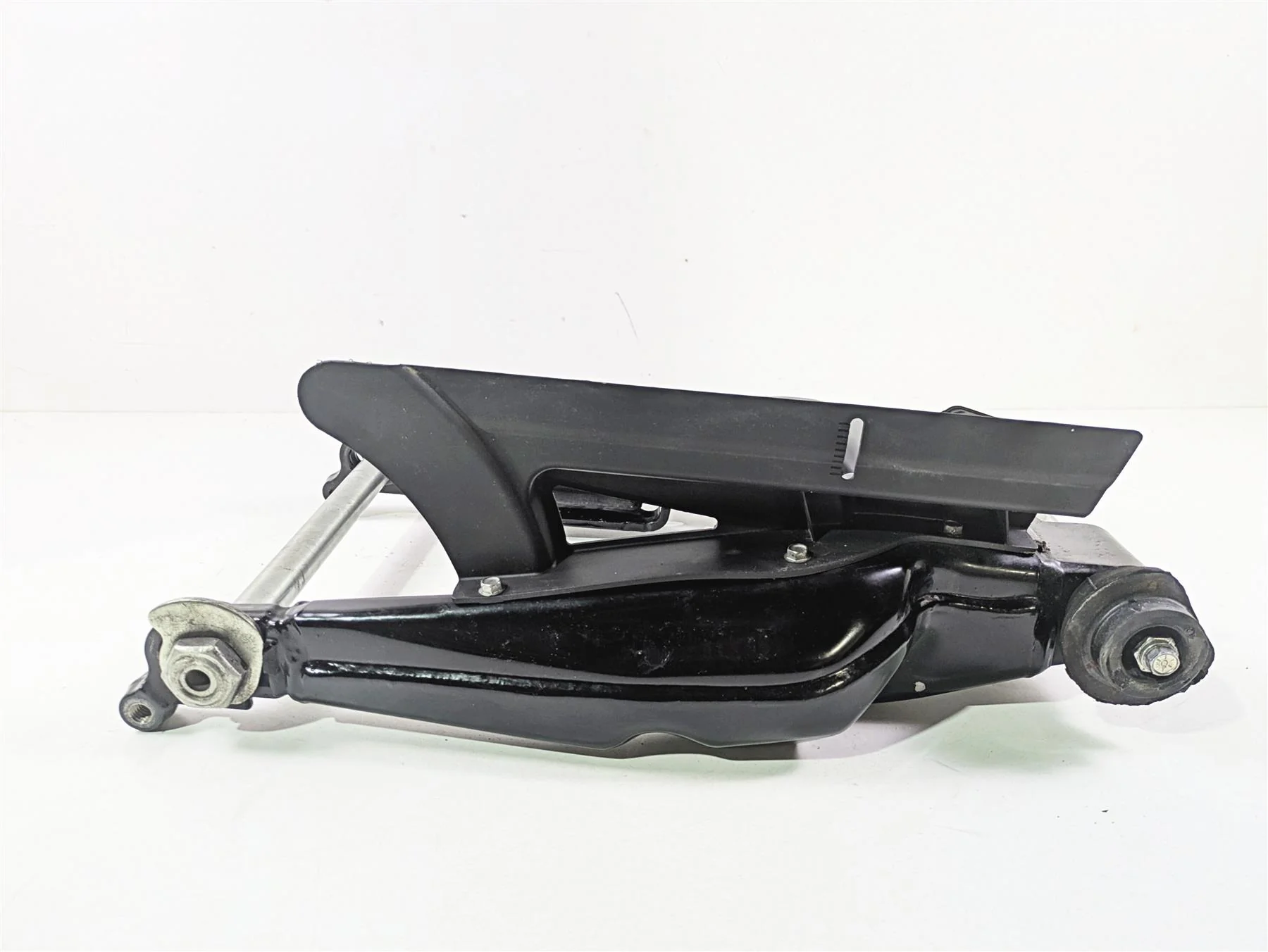 2021 Harley Touring FLTRX Road Glide Rear Swingarm & Axle Set 45470-09 - Image 3
