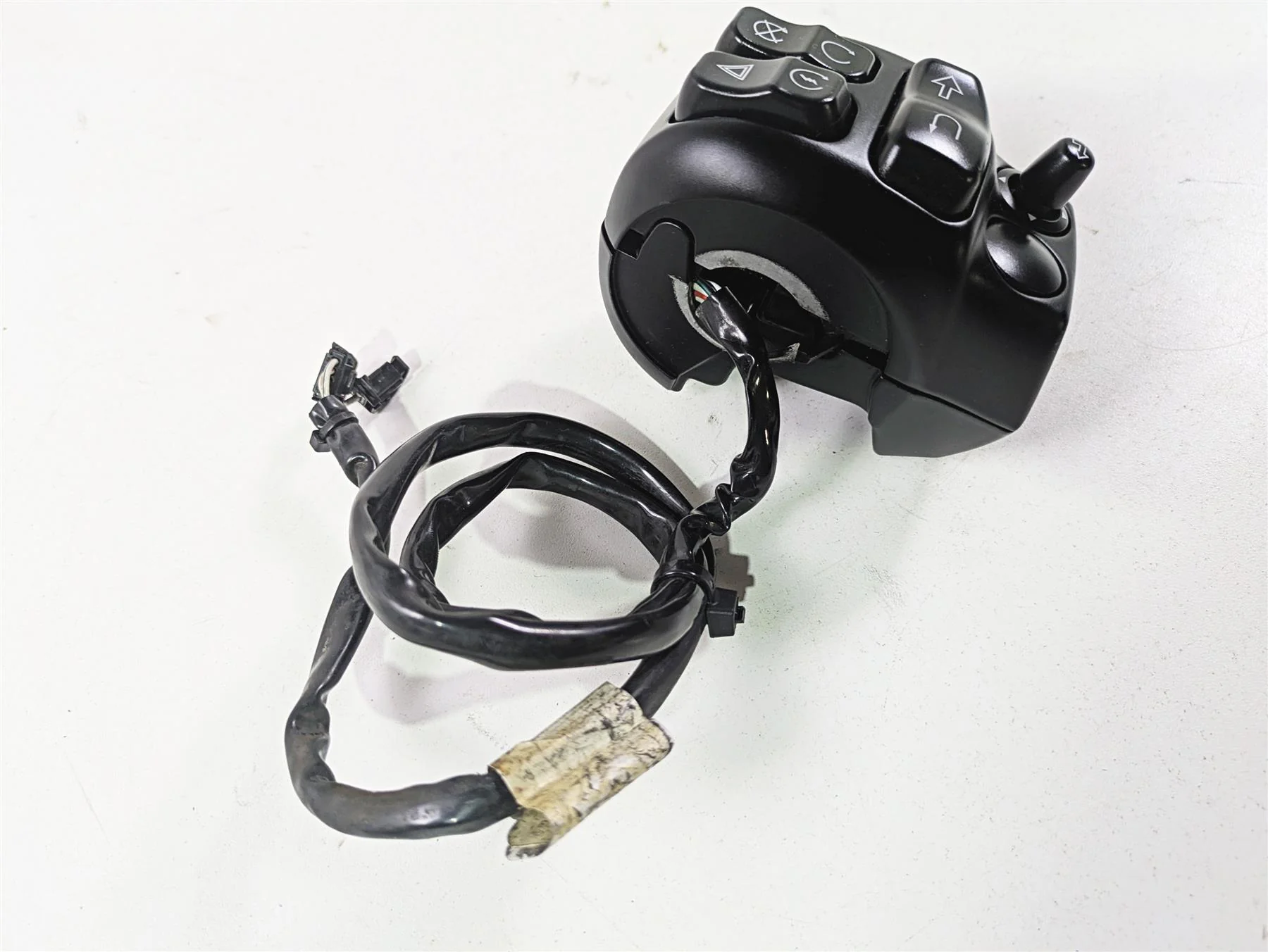 2021 Harley Touring FLTRX Road Glide Right Hand Control Switch Boom GTS 71500501 - Image 11