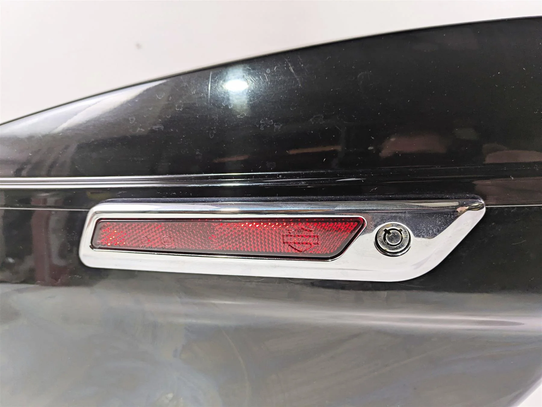 2021 Harley Touring FLTRX Road Glide Right Saddlebag Saddle Bag 90200412 - Image 11