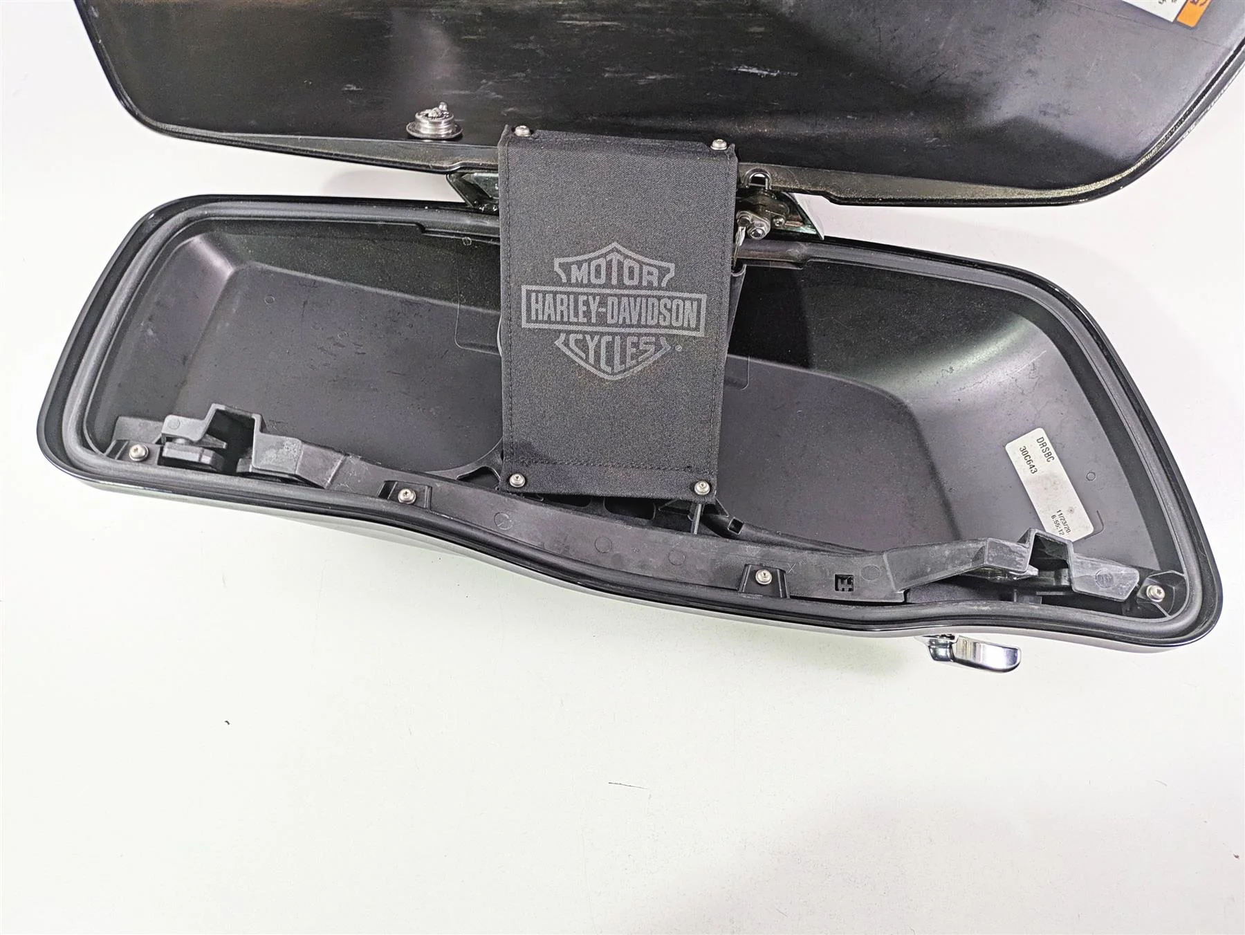 2021 Harley Touring FLTRX Road Glide Right Saddlebag Saddle Bag 90200412 - Image 6
