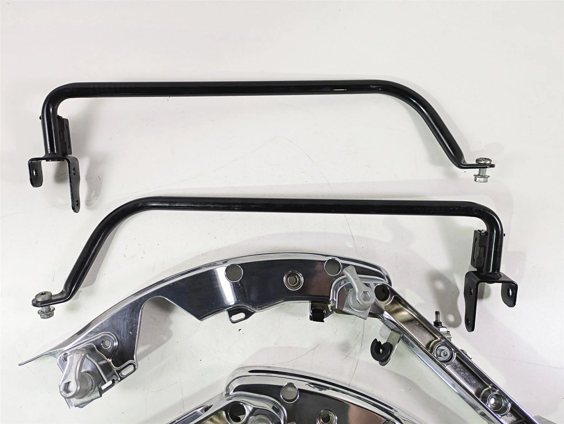 2021 Harley Touring FLTRX Road Glide Saddlebag Rack Holder Carrier Set 90200499 - Image 3
