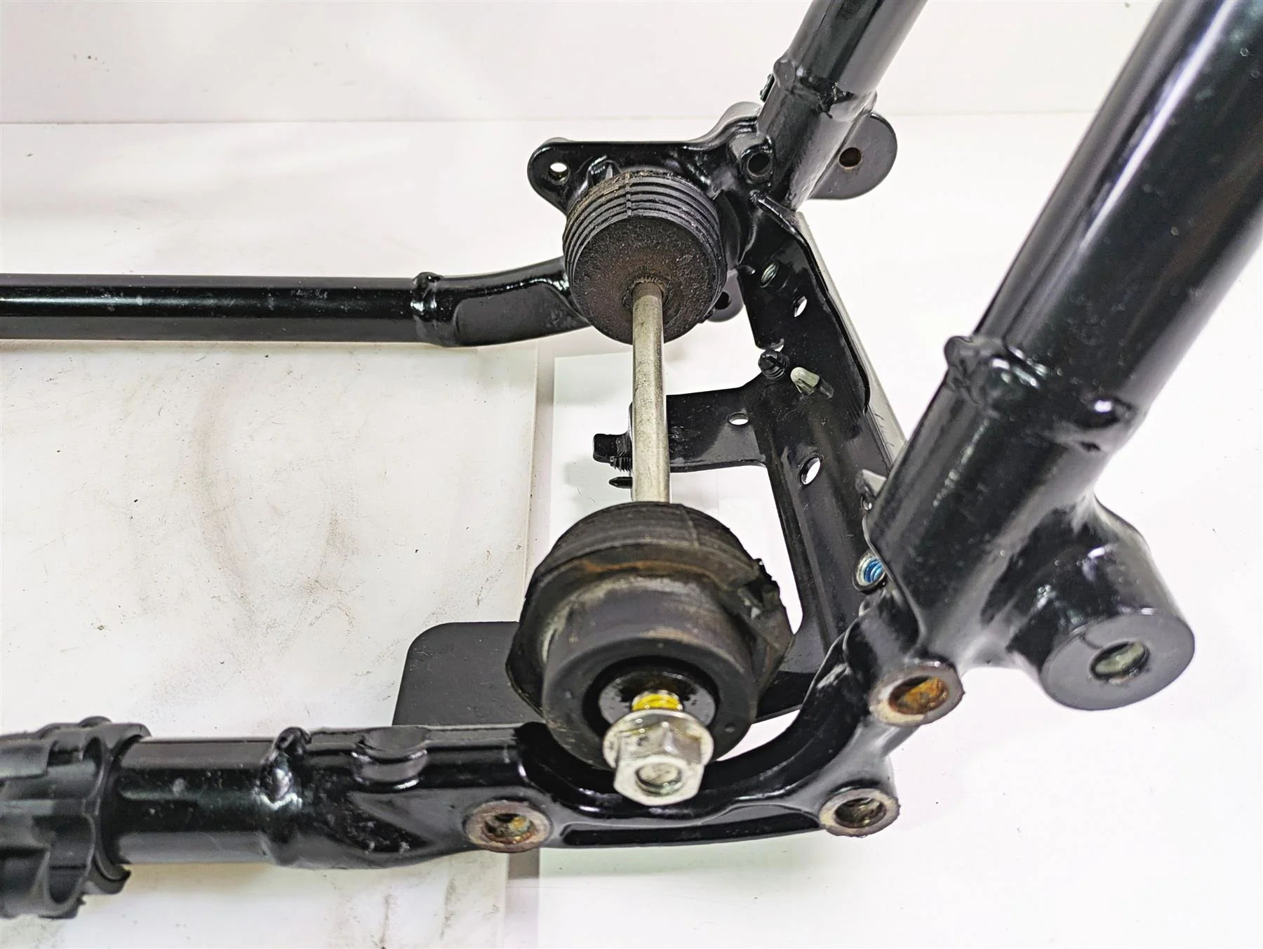 2021 Harley Touring FLTRX Road Glide Straight Frame Chassis & Subframe With Salvage Texas Title 47000344 - Image 3