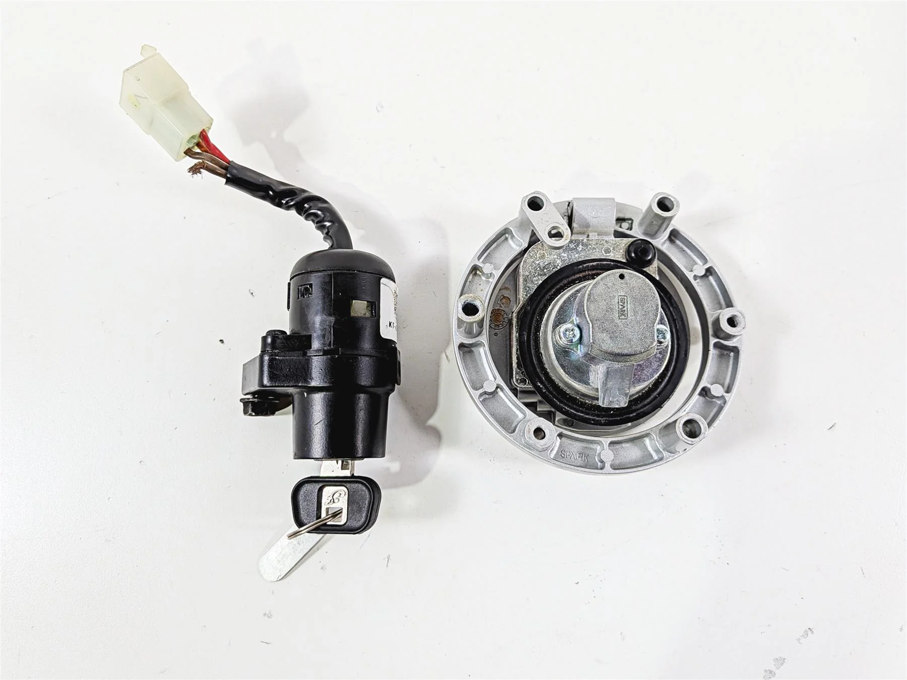 2021 Indian Scout 1200 Ignition Switch Gas Cap Key Lock Set -READ 4016935 - Image 7
