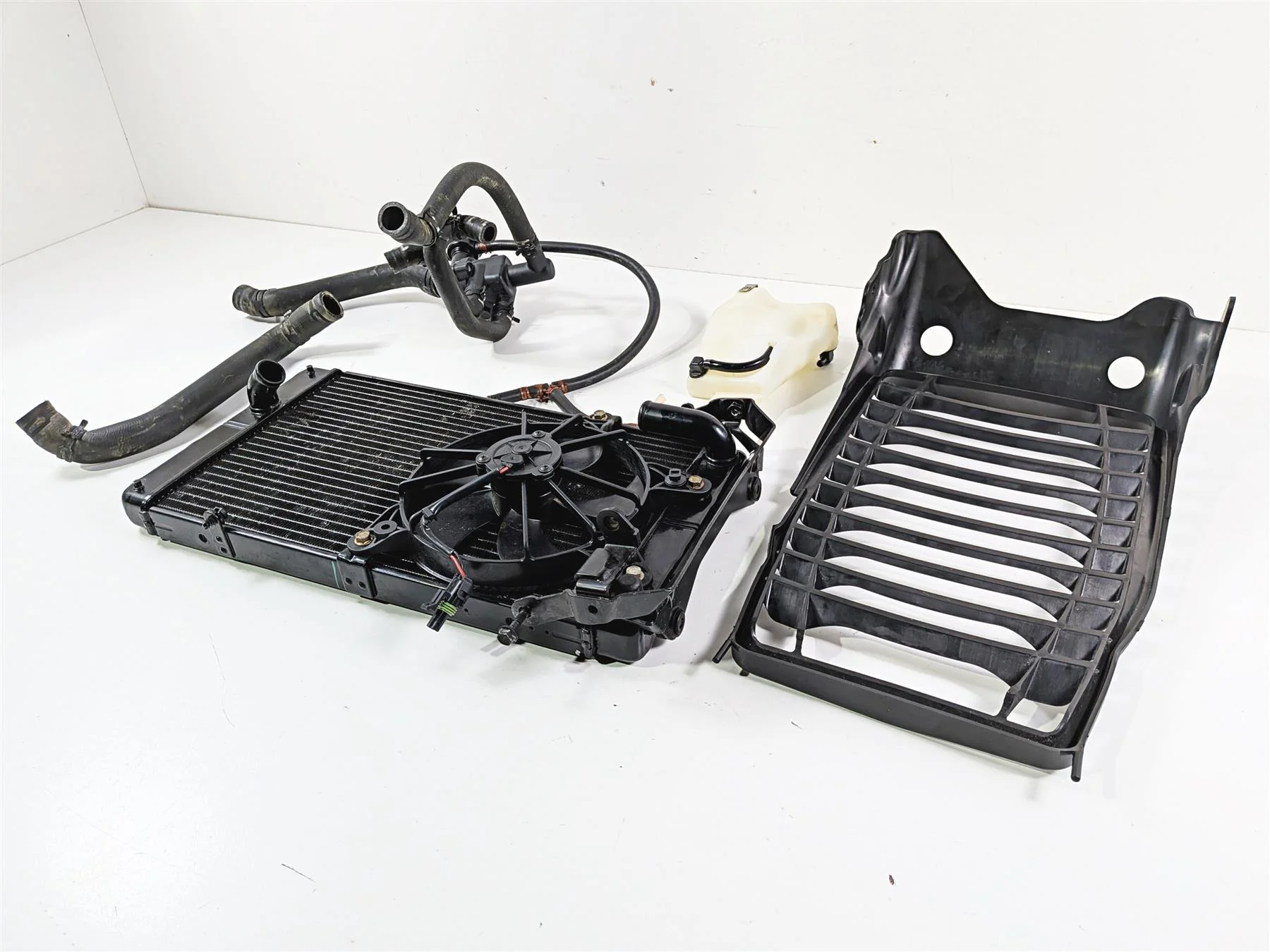 2021 Indian Scout 1200 Radiator Fan Reservoir Hoses Cover 1241391 - Image 12