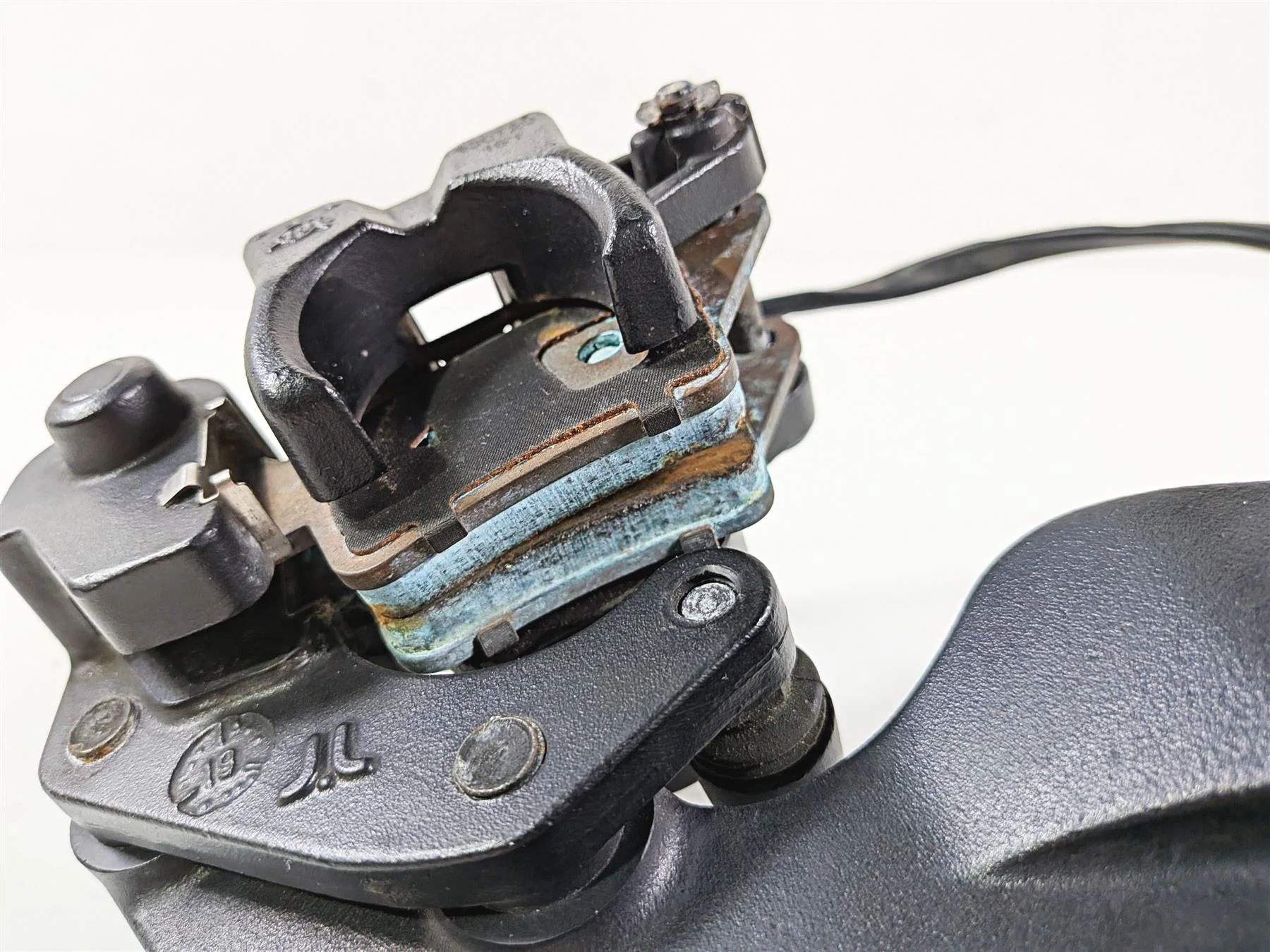2021 Indian Scout 1200 Rear Abs Brake Caliper & Mount Bracket 1913555 - Image 7