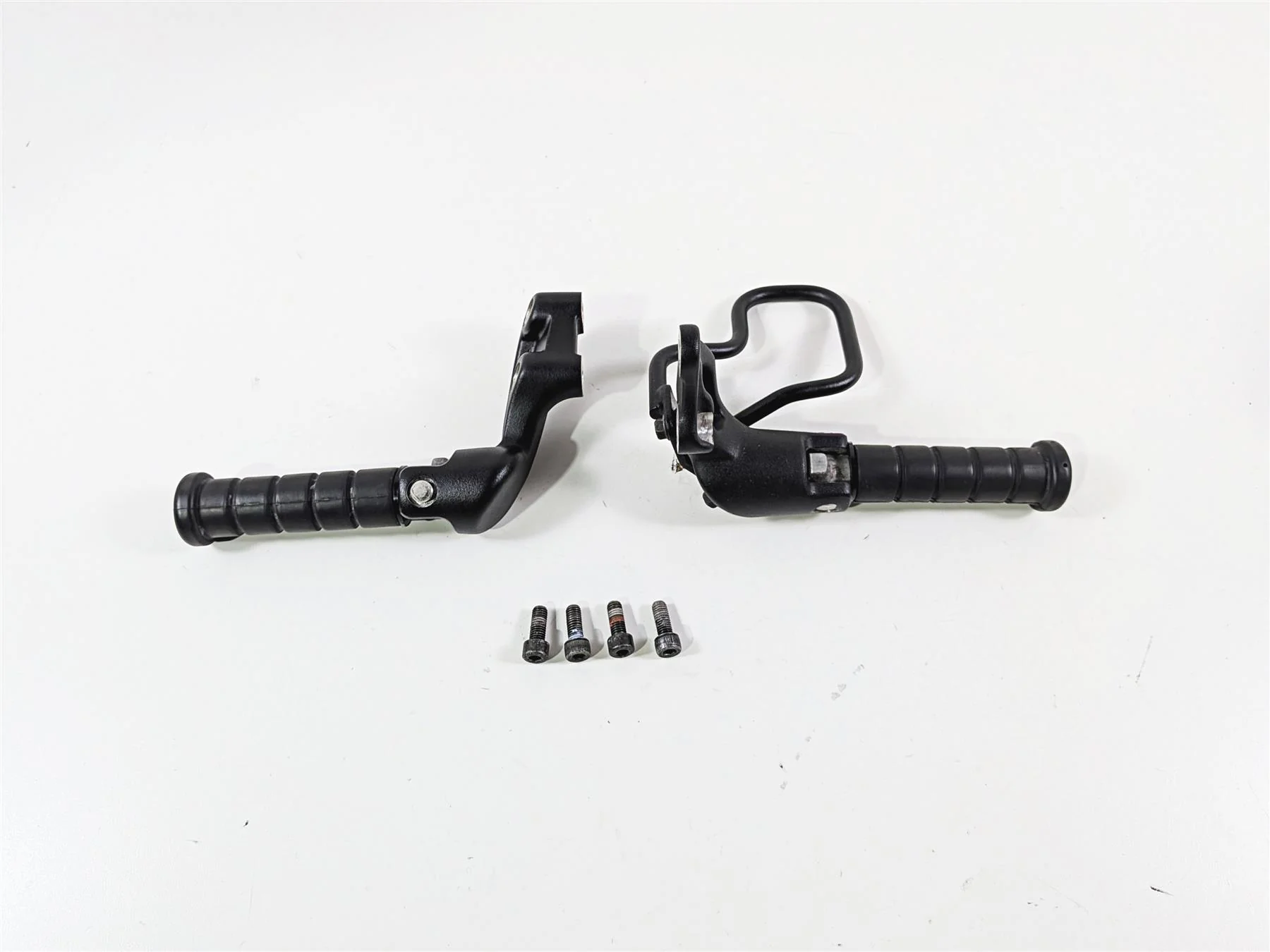 2021 Indian Scout 1200 Rear Passenger Footpeg Set & Mounts 5140827 5139801
