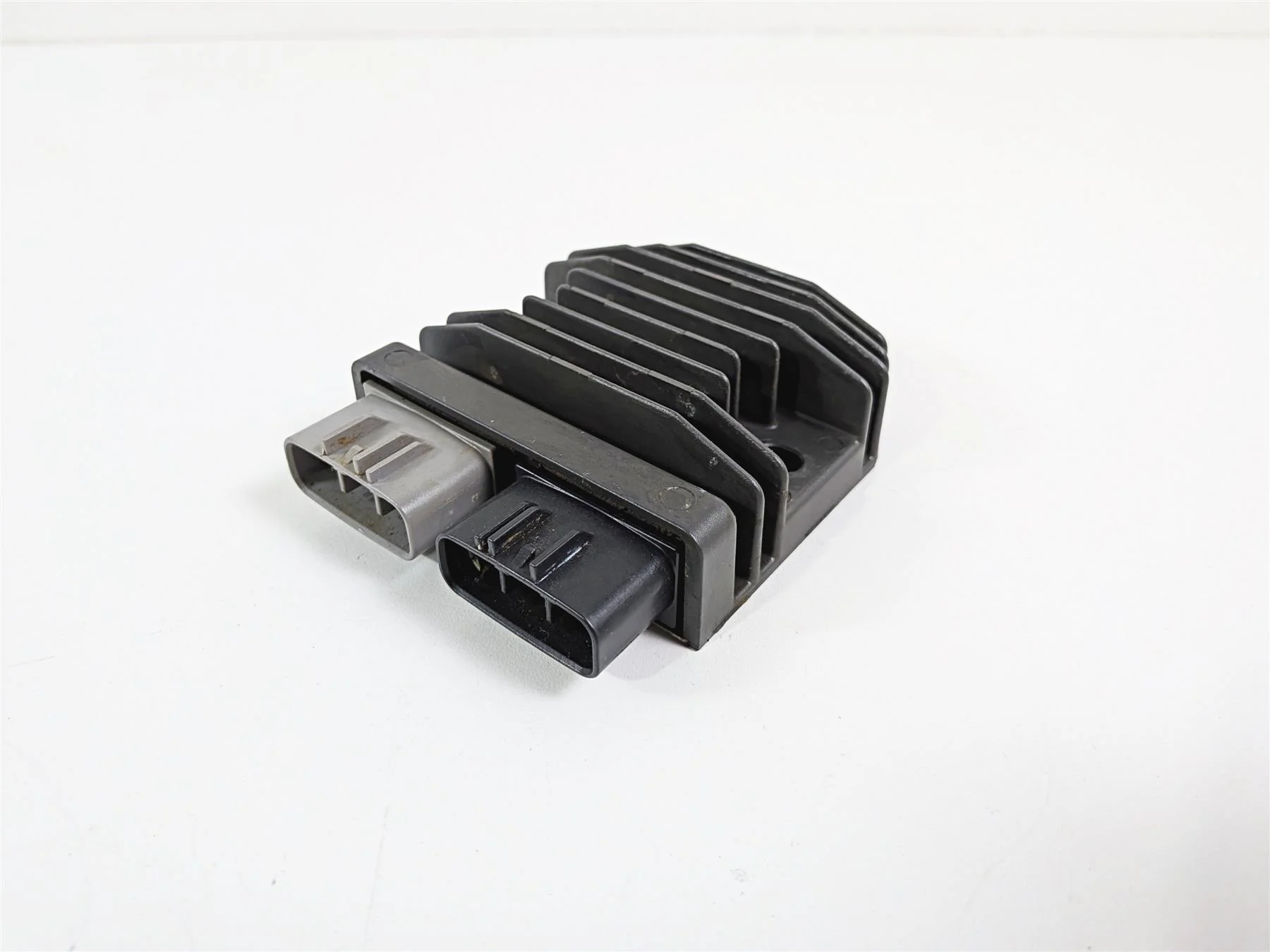 2021 Kawasaki Teryx KRX KRF 1000 ES Rectifier Voltage Regulator 21066-0771 - Image 2