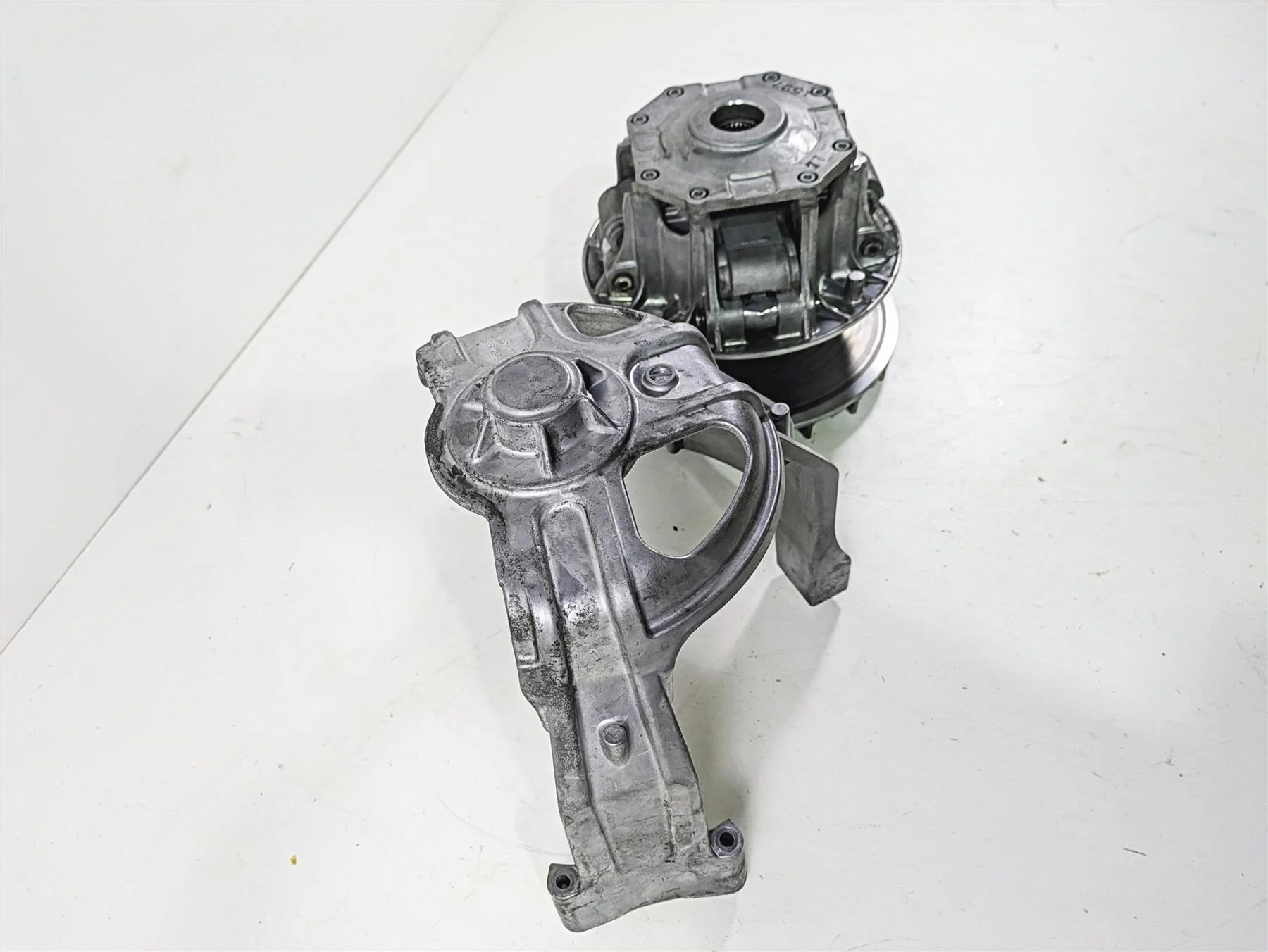 2021 Kawasaki Teryx KRX KRF 1000 Primary Drive Clutch 246miles 49093-0077 - Image 3