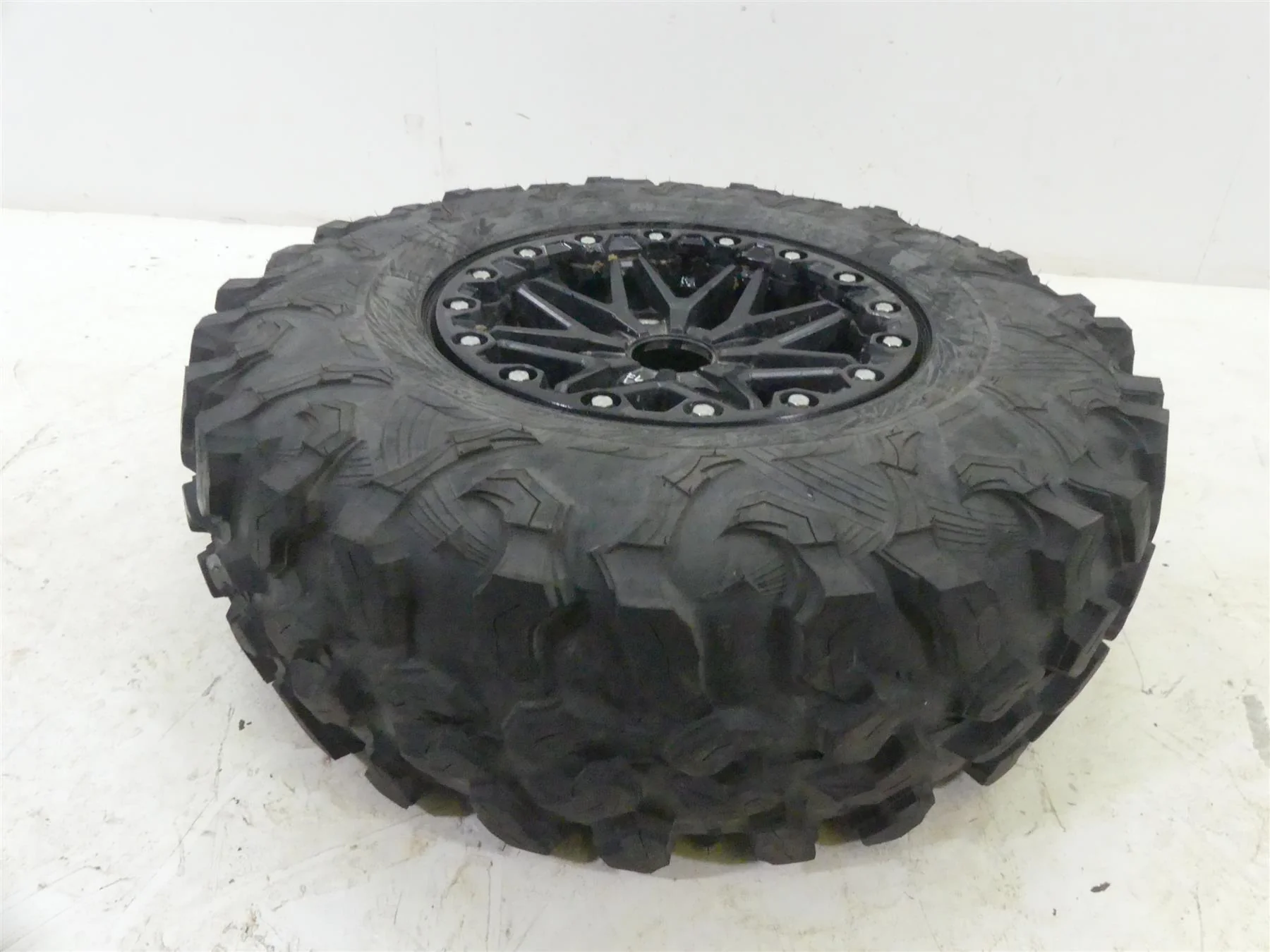 2021 Kawasaki Teryx KRX1000 KRF1000 Left Wheel Tire 31X10.00R15 ML1 41009-0817 - Image 4