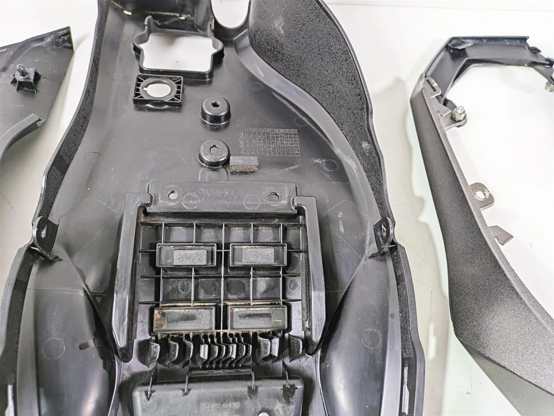 2021 Kawasaki Z125 Pro Fairing Cover Plastics. Incomplete 49133-0011 - Image 8