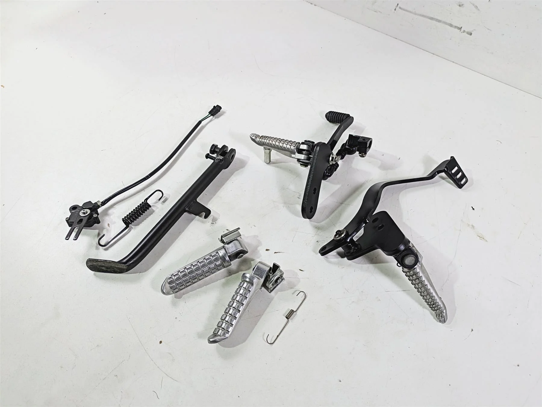 2021 Kawasaki Z125 Pro  Front Rear Footpeg Rest Pedal Set 34003-0163-18R - Image 2